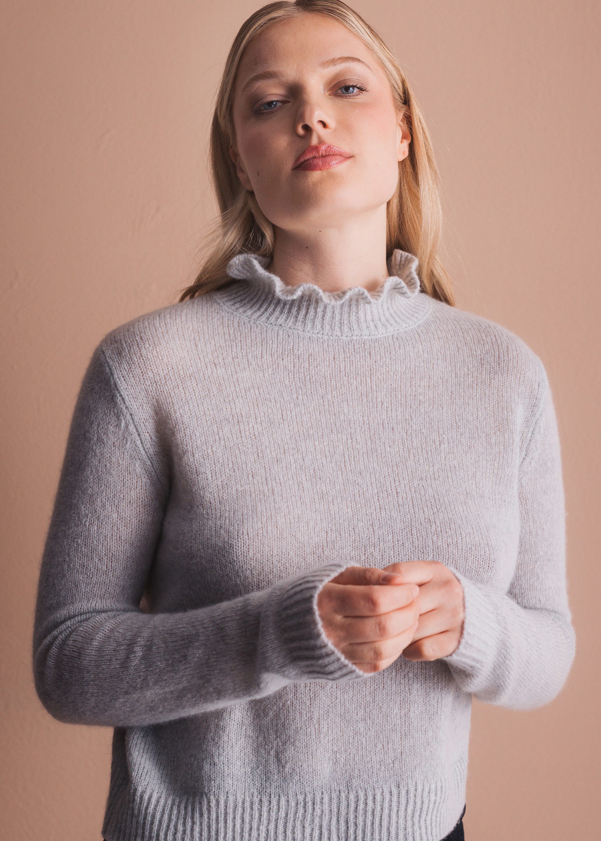 eve in paradise Kaschmirpullover Marie mit Rüschenkragen
