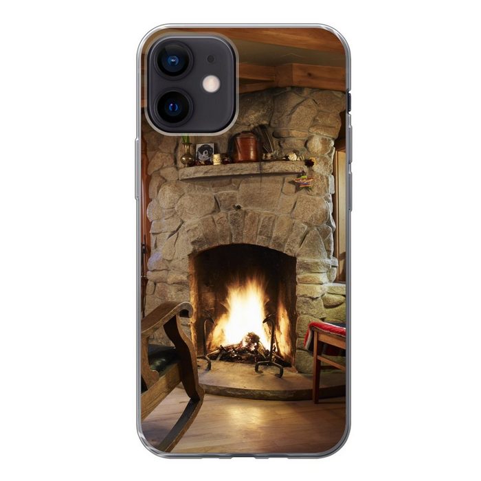 MuchoWow Handyhülle Brennendes Feuer in einem Kamin Handyhülle Apple iPhone 12 Smartphone-Bumper Print Handy