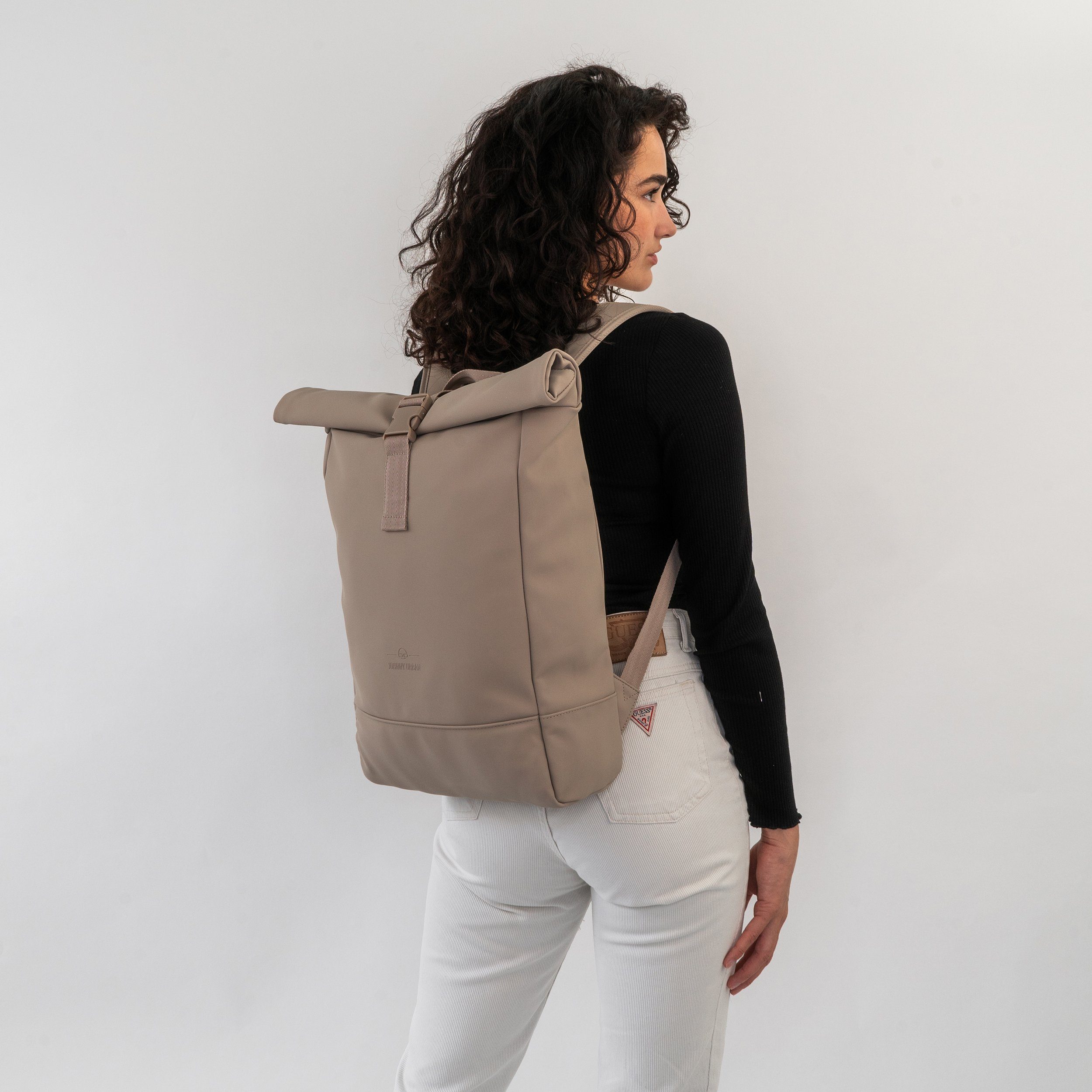 Johnny Urban Cityrucksack Harvey Medium, Rolltop Damen Herren, Laptop Fach (1-tlg), Wasserabweisend
