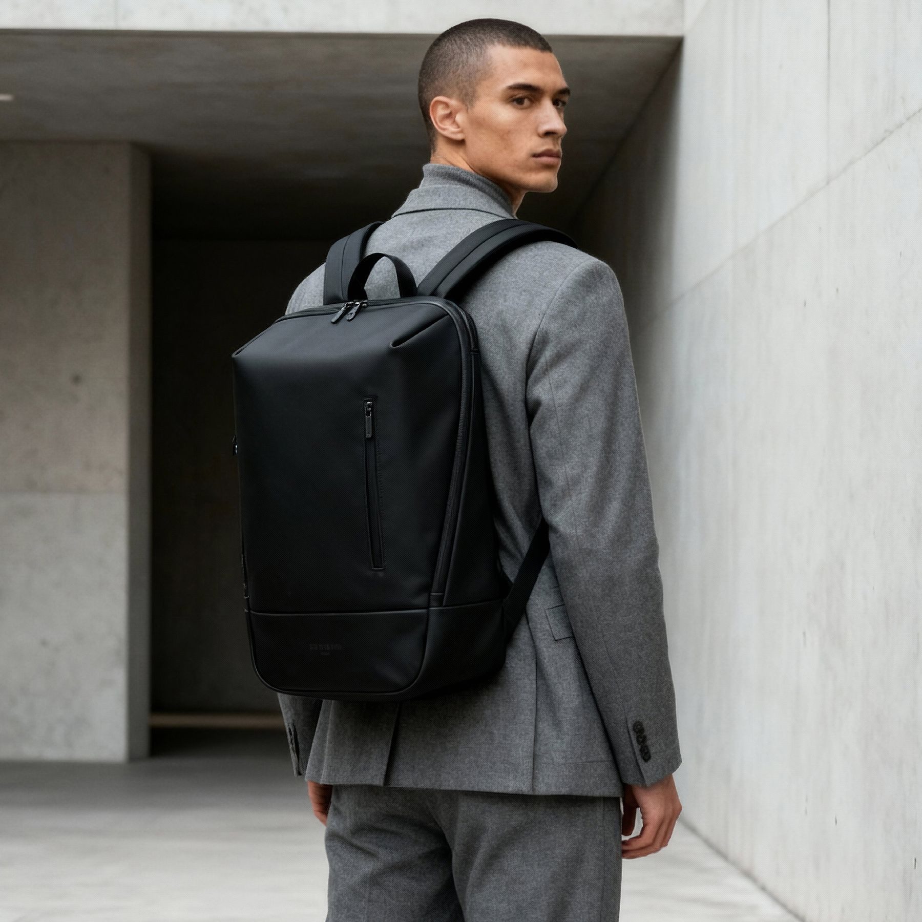 FEYNSINN Rucksack Recycled PU Rucksack groß 15 Zoll Laptop Fach schwarz, Businessrucksack 15 Zoll Laptop-Fach Nylon Unisex schwarz