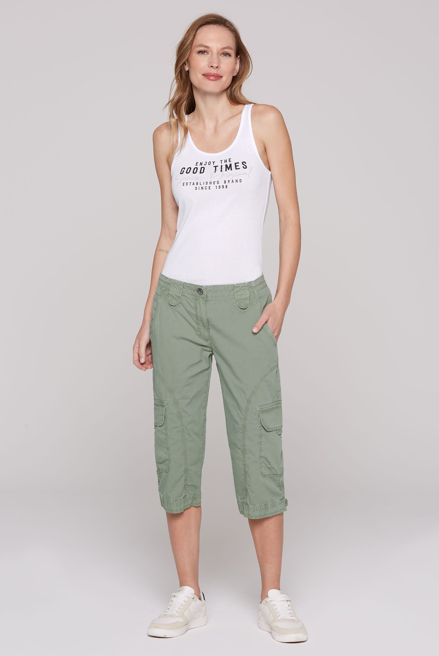 SOCCX Shorts mit aufgesetzten Taschen vorne