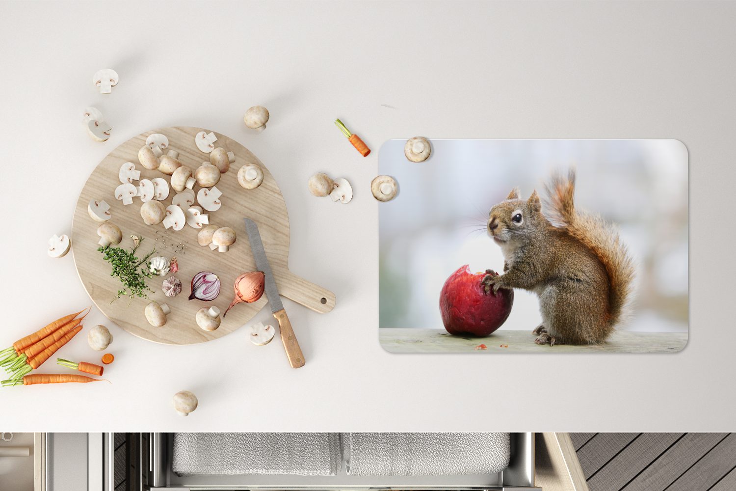 Platzset, Eichhörnchen Platzset, Platzdecken, einen Tischmatten, isst Apfel, (6-St), MuchoWow, Schmutzabweisend Platzmatte