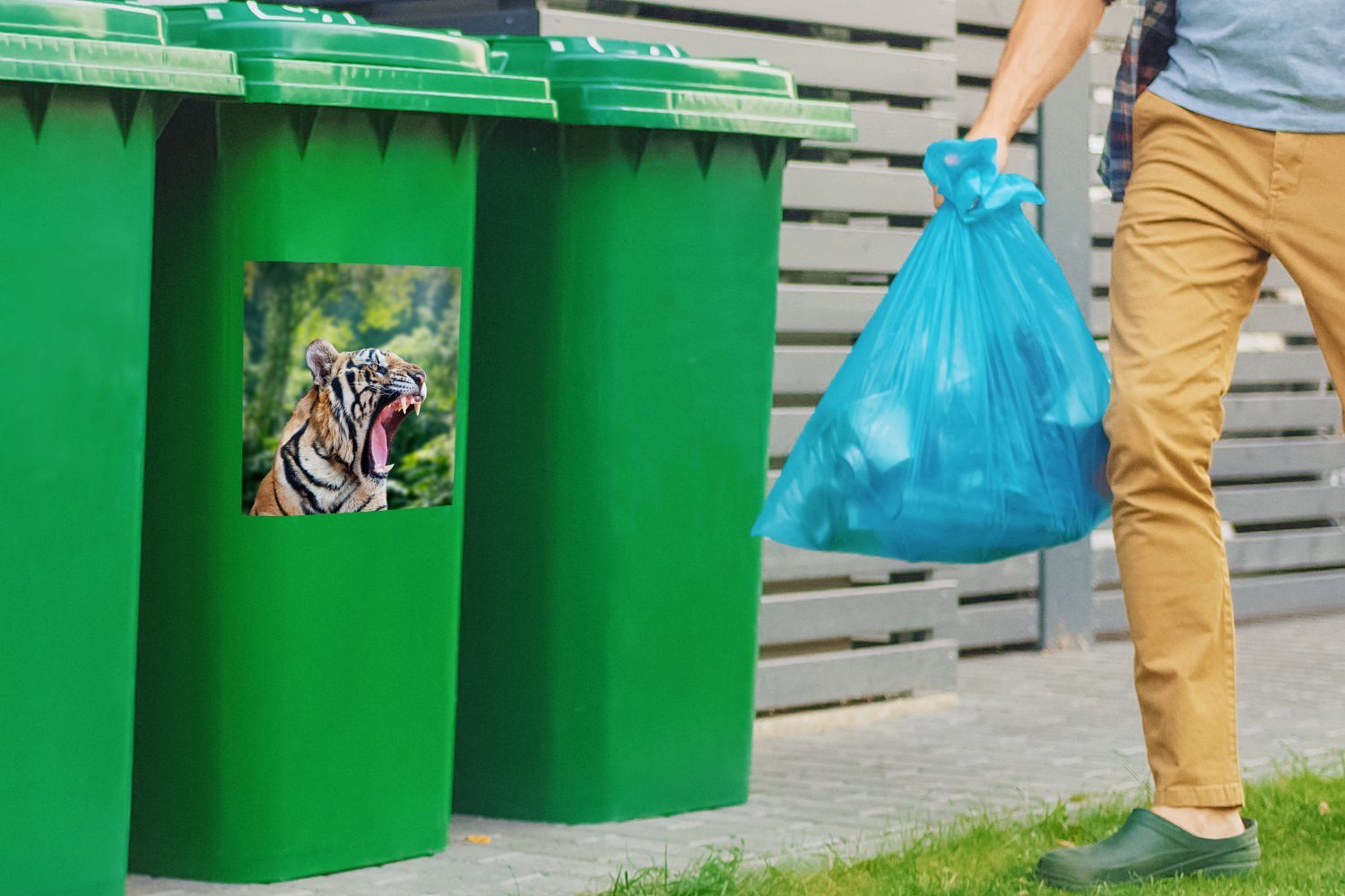 Abfalbehälter MuchoWow Mülltonne, - Container, Sticker, Kopf Wald Mülleimer-aufkleber, St), - Wandsticker (1 Tiger