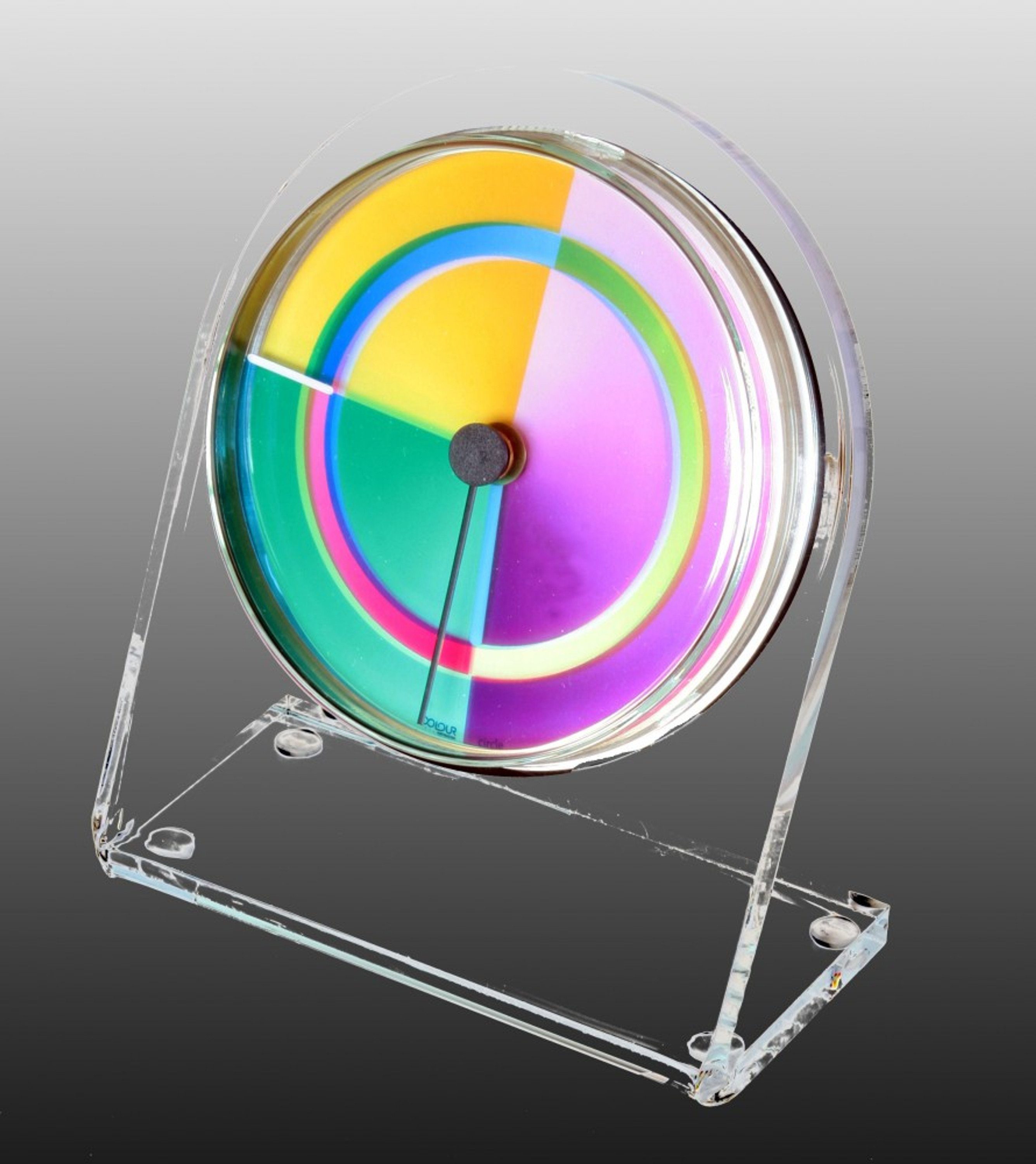 Rainbow Watch Tischuhr Petriplex circle