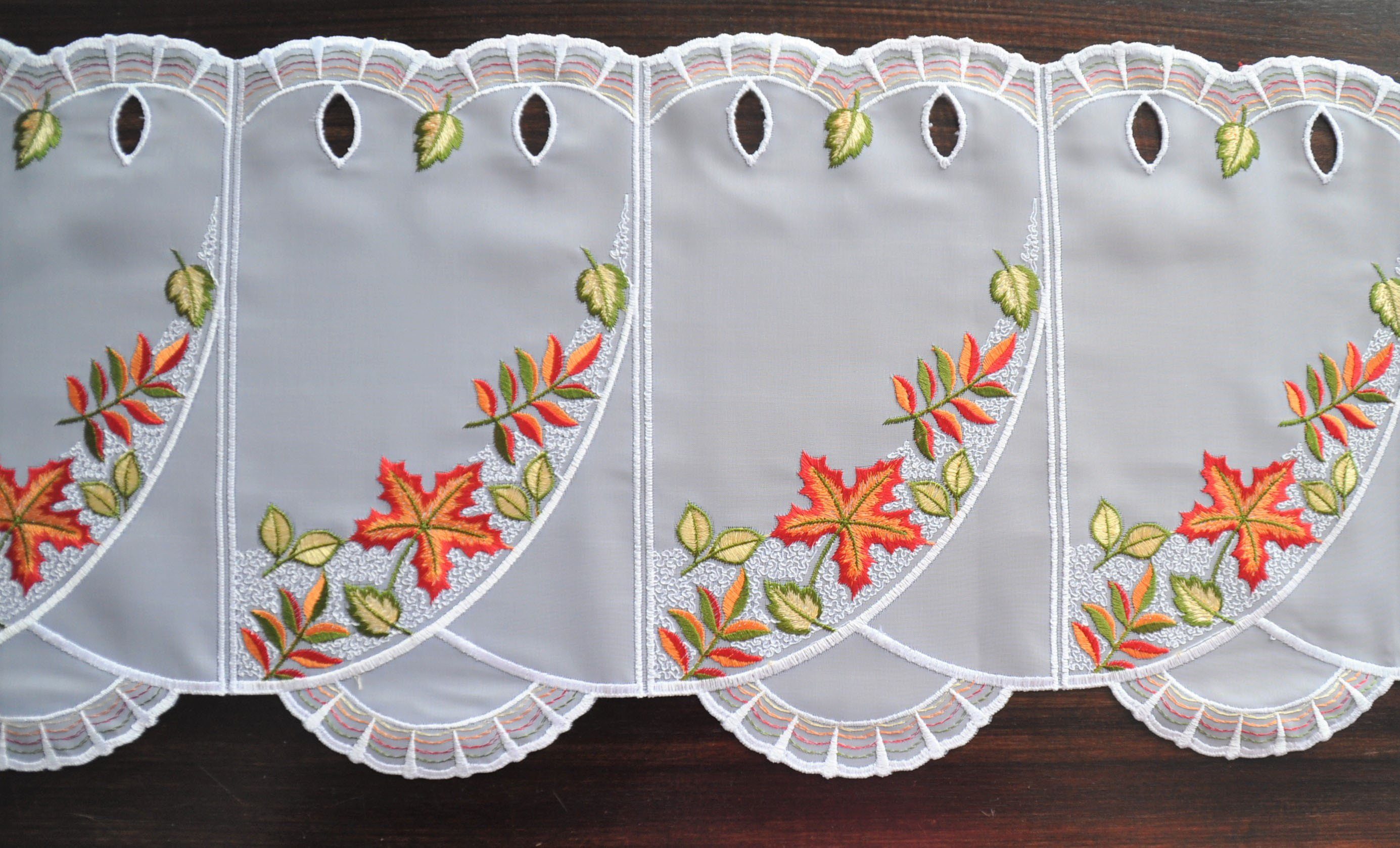 Stickereien Plauen Panneaux Herbstblätter (1 St), Stangendurchzug, halbtransparent, Voile, Kurzgardine "Herbstblätter"