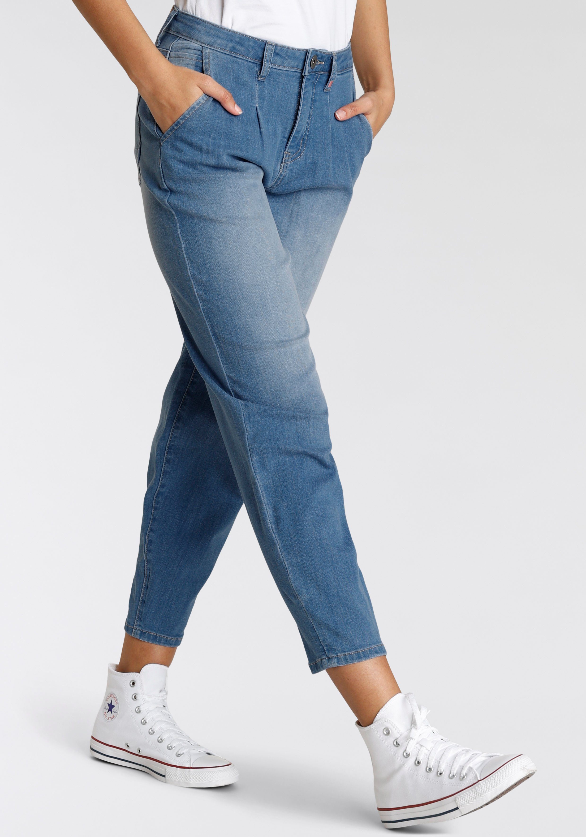 NEUE Loose-fit-Jeans KOLLEKTION Alife TiraAK & Kickin