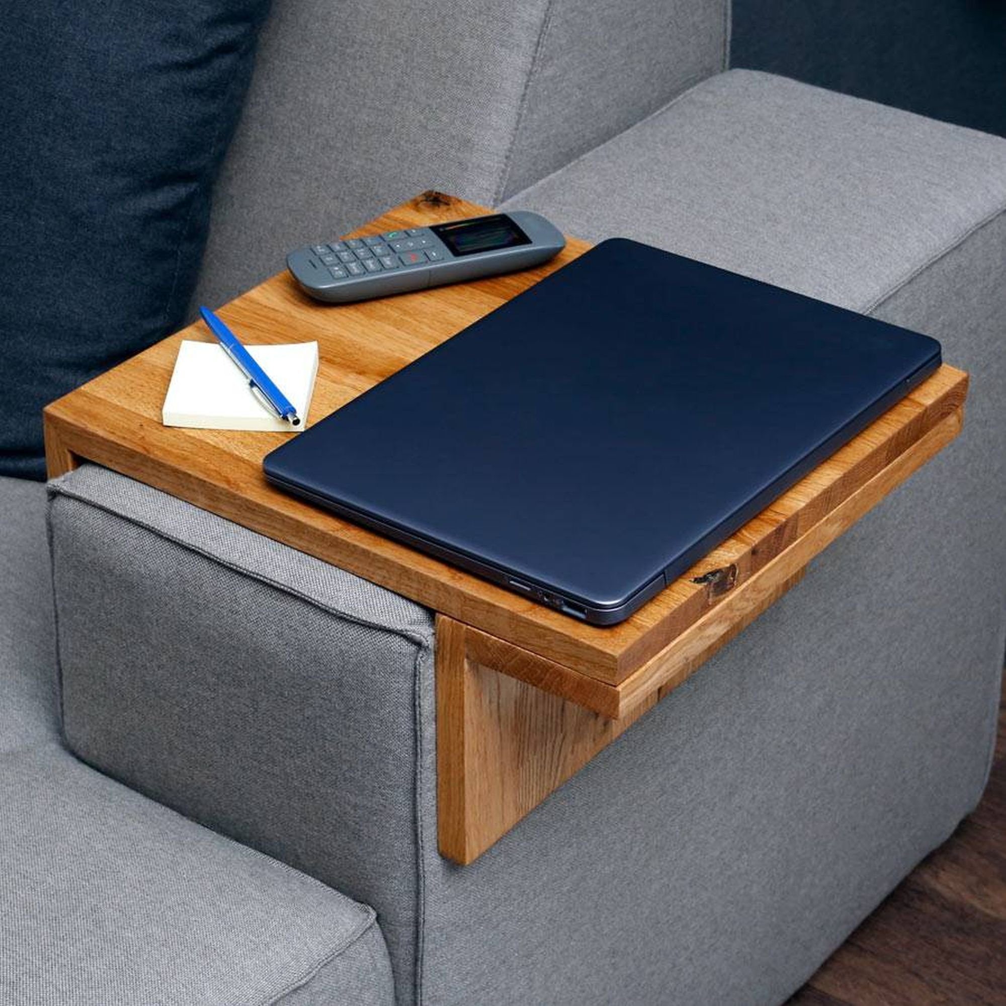 Hölzernes Sofa-Armlehnen-Tablett, Faltbares Couch-Tablett, Tragbarer Tisch,  Faltbare Hölzerne Armlehne, Clip-on-Tablett, Tisch mit Telefonhalter