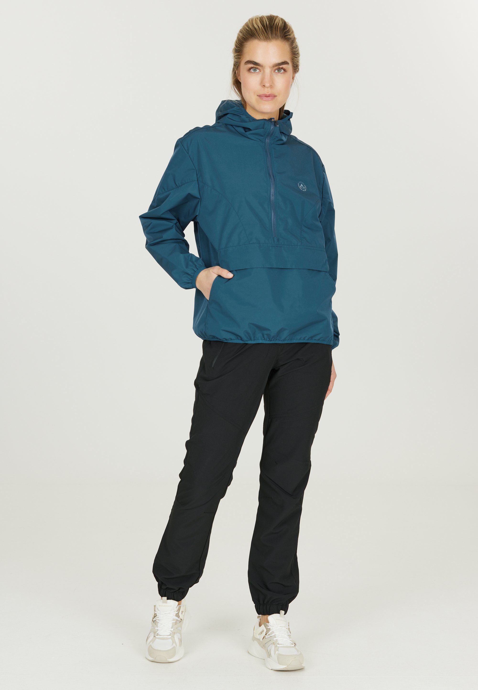 WHISTLER Outdoorjacke Riley mit zusammenpackbarer Funktion, Vielseitiger  Windbreaker von WHISTLER für Damen