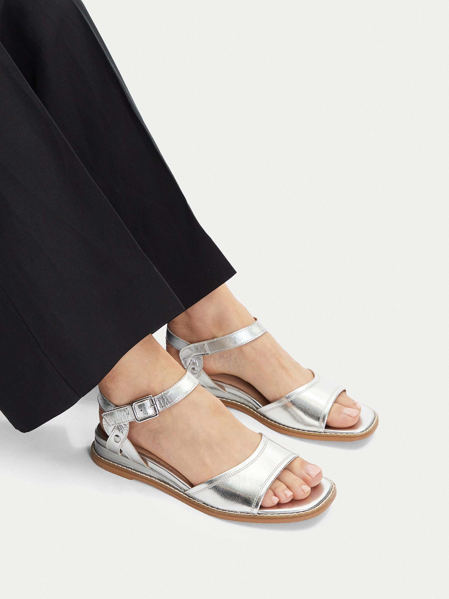 LASOCKI Lasocki Damen Sandals Silber WI33-CS853-HM-03 Sandale