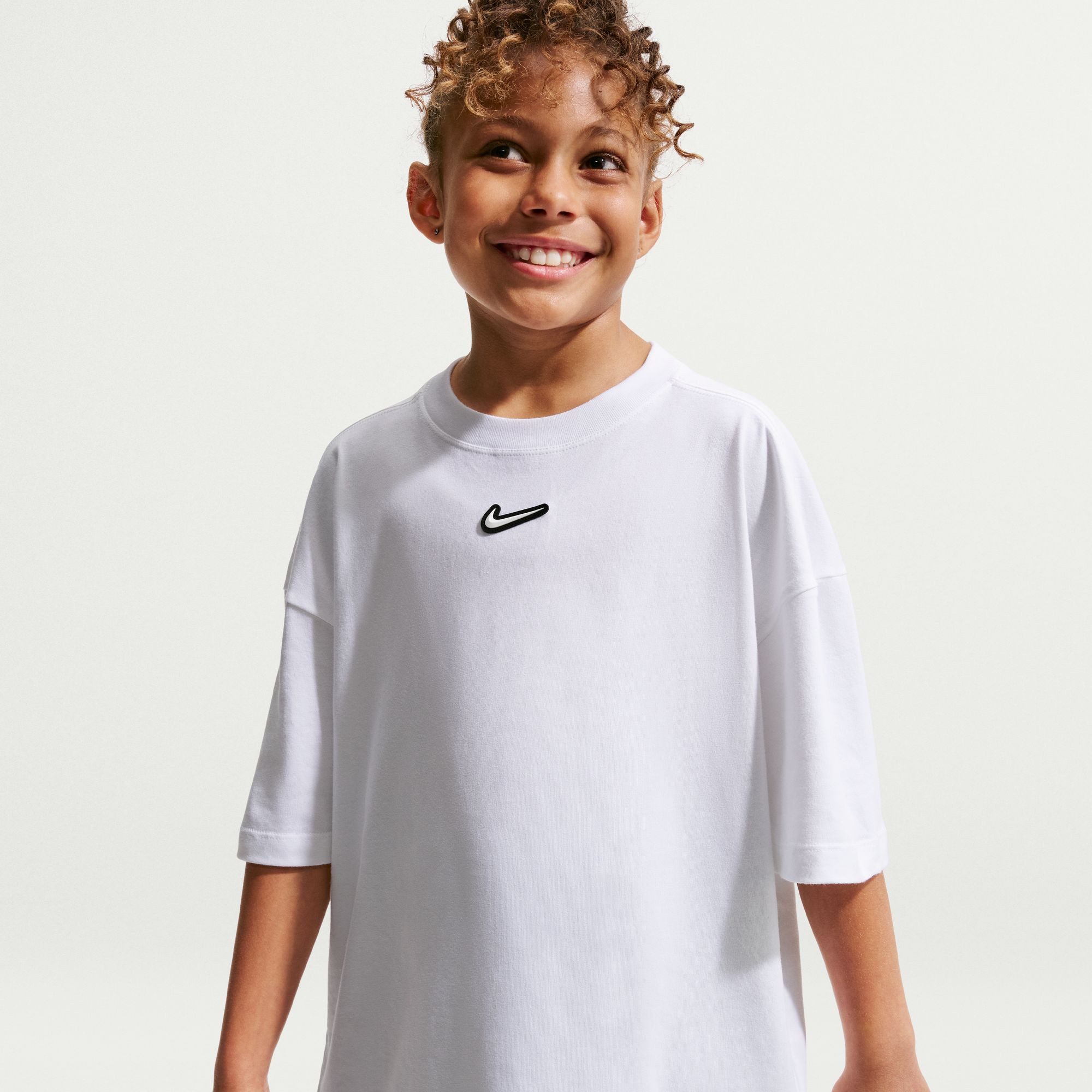 Nike Sportswear T-Shirt G NSW TEE OS STREET VERT WINGS für Mädchen und Jugendliche