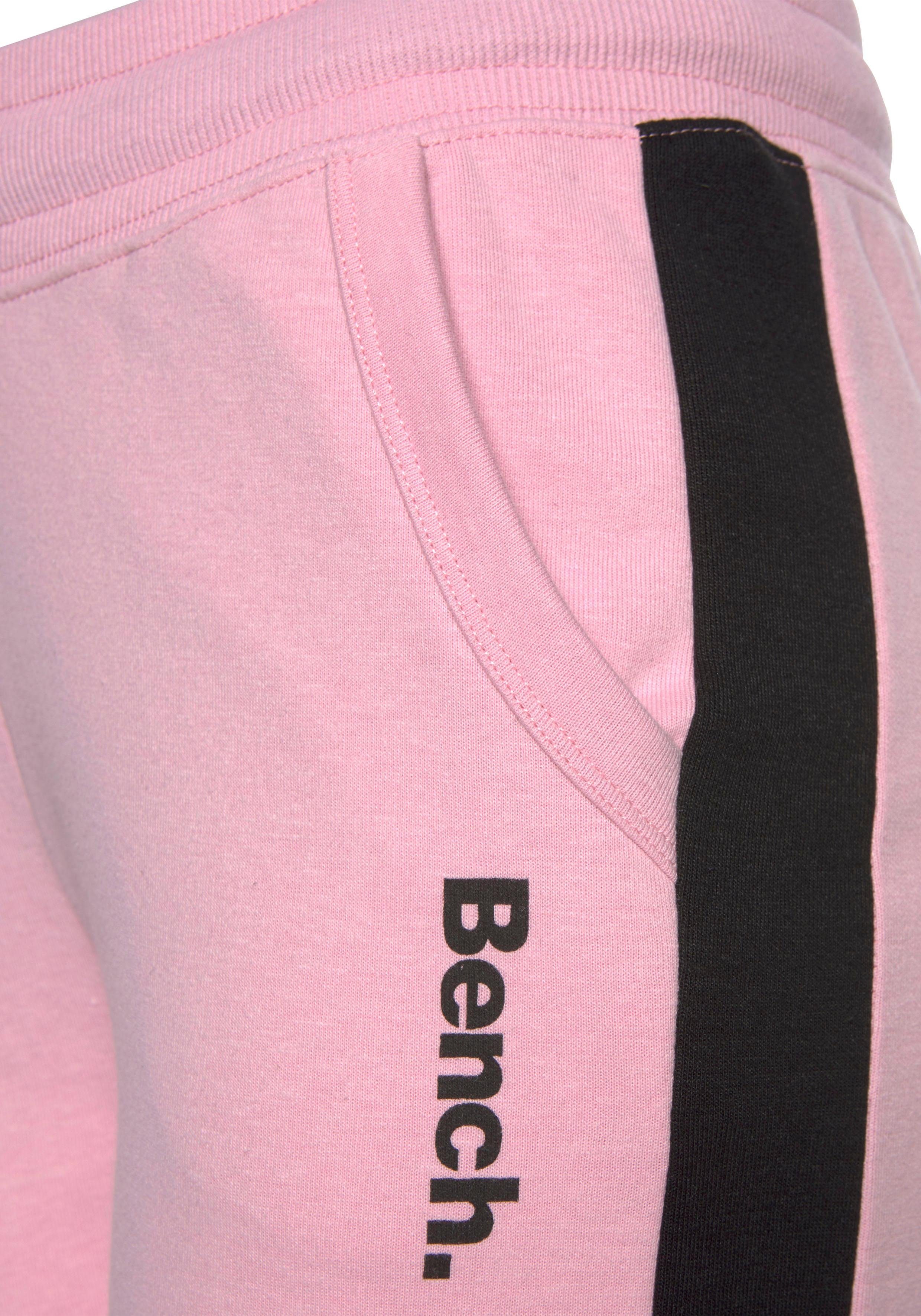 Loungewear Bench. und Sweathose Seitenstreifen Loungeanzug rosa-schwarz mit Bein, schmalem