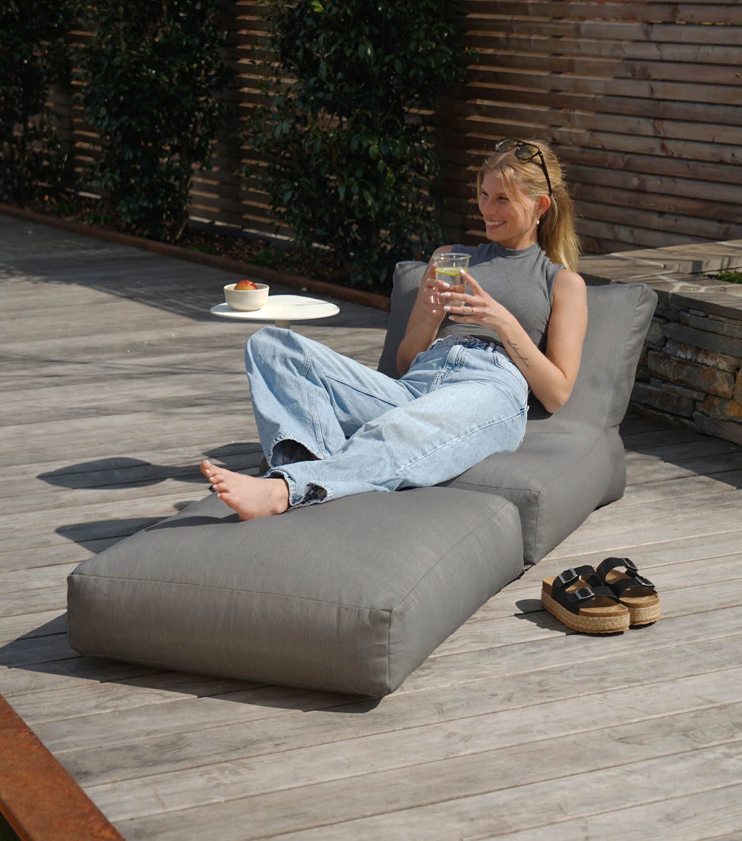 mokebo Outdoor Sitzsack Der Summerdream Bean Bag mit Füllung oder Gartenlie günstig online kaufen