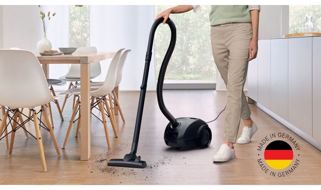 BOSCH Bodenstaubsauger BOSCH BGBS2LB1 Staubsauger Serie 2 mit Beutel, Schwarz, 600 W, mit Beutel, 64 % recyceltem Kunststoff, 100 % recycelbare Verpackung