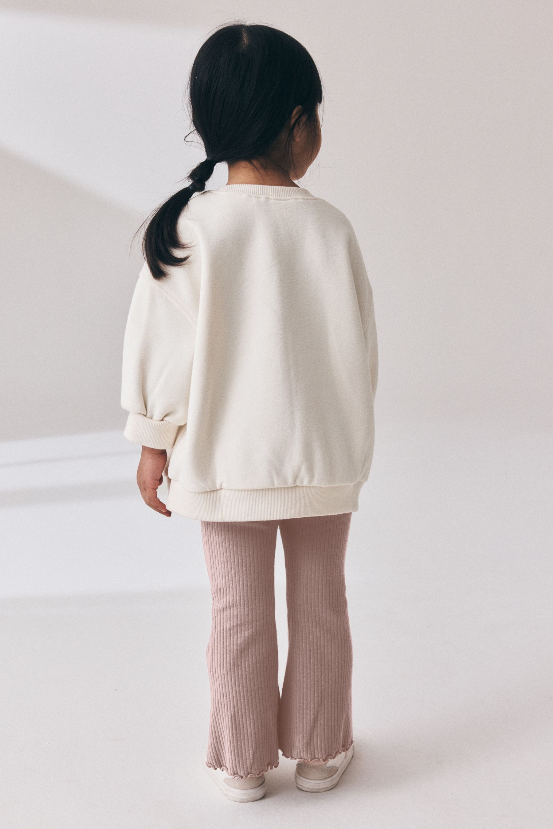 Next Top & Leggings Sweatshirt und ausgestellte Leggings im Set (2-tlg) – Bild 5 von 5