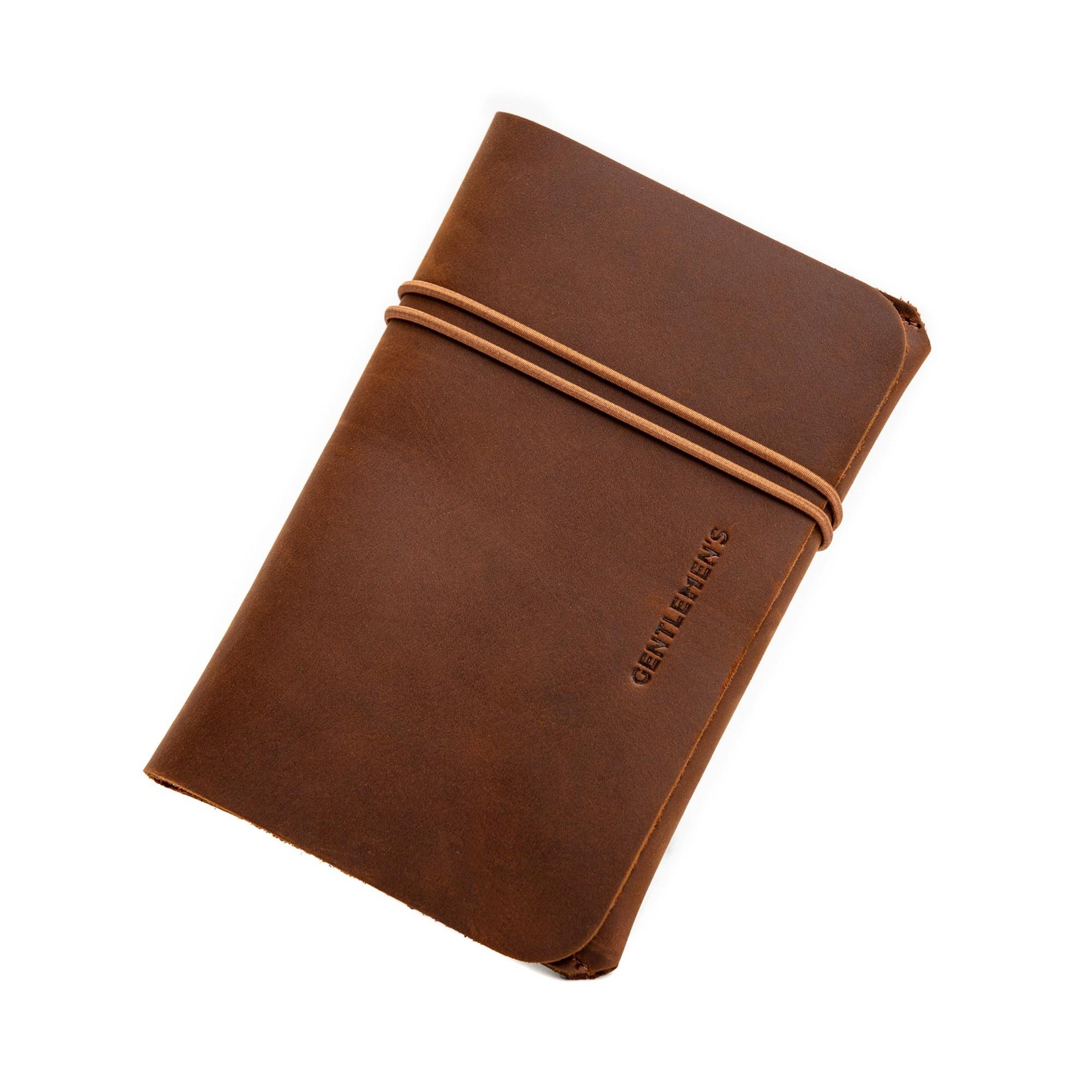 Gentlemen's Brieftasche Reisepasshülle - mit Extra-Fächer für Kreditkarten & Impfpässe, aus hochwertigem Echtleder & ideal als Geschenk