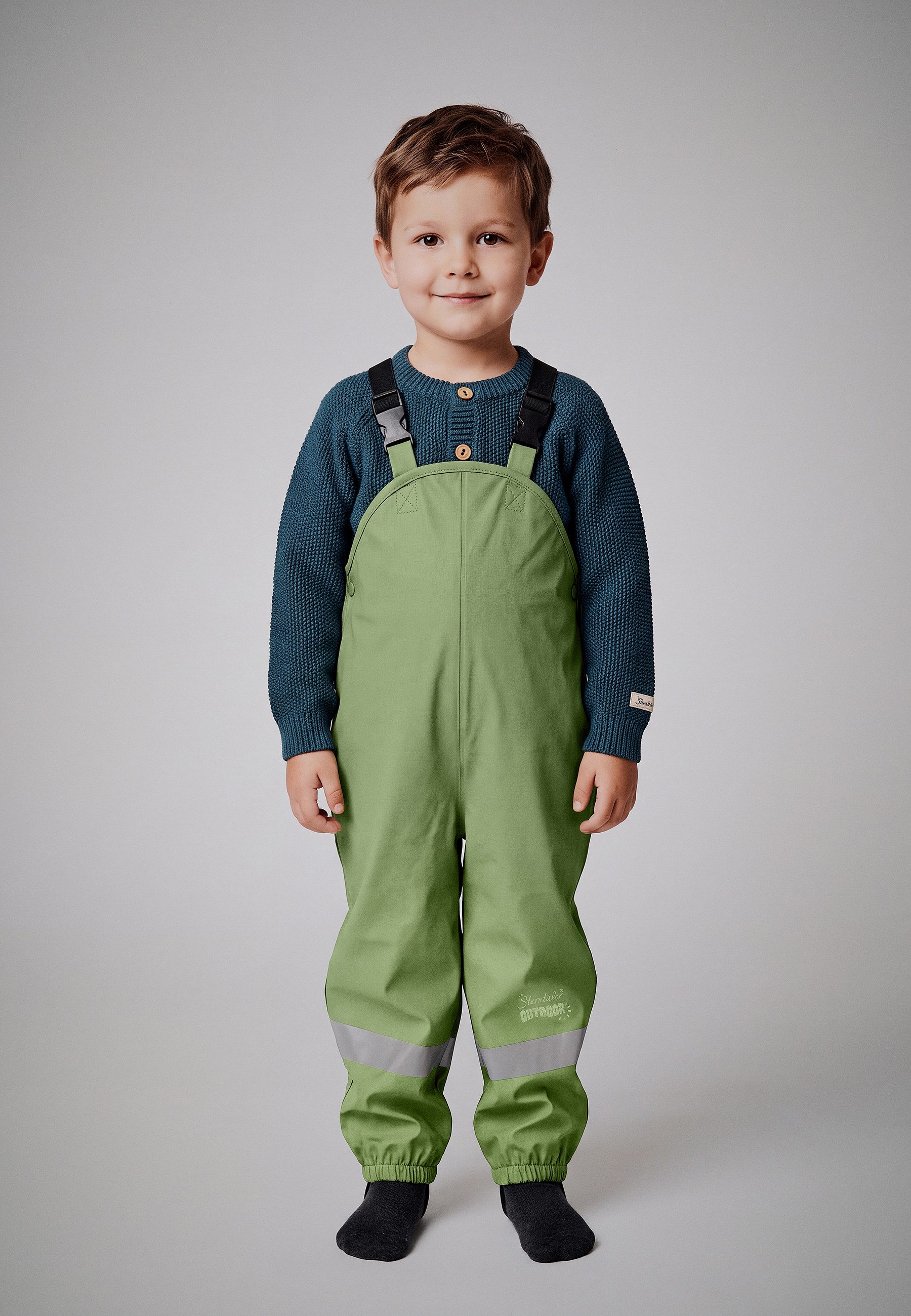Sterntaler® Regenhose Matschhose ungefüttert uni (1-tlg., Regenträgerhose mit Druckknöpfen, Regenhose mit süßen Motiven) Kinder Hosenträger mit Reflektoren, Matschhosenträger verstellbar