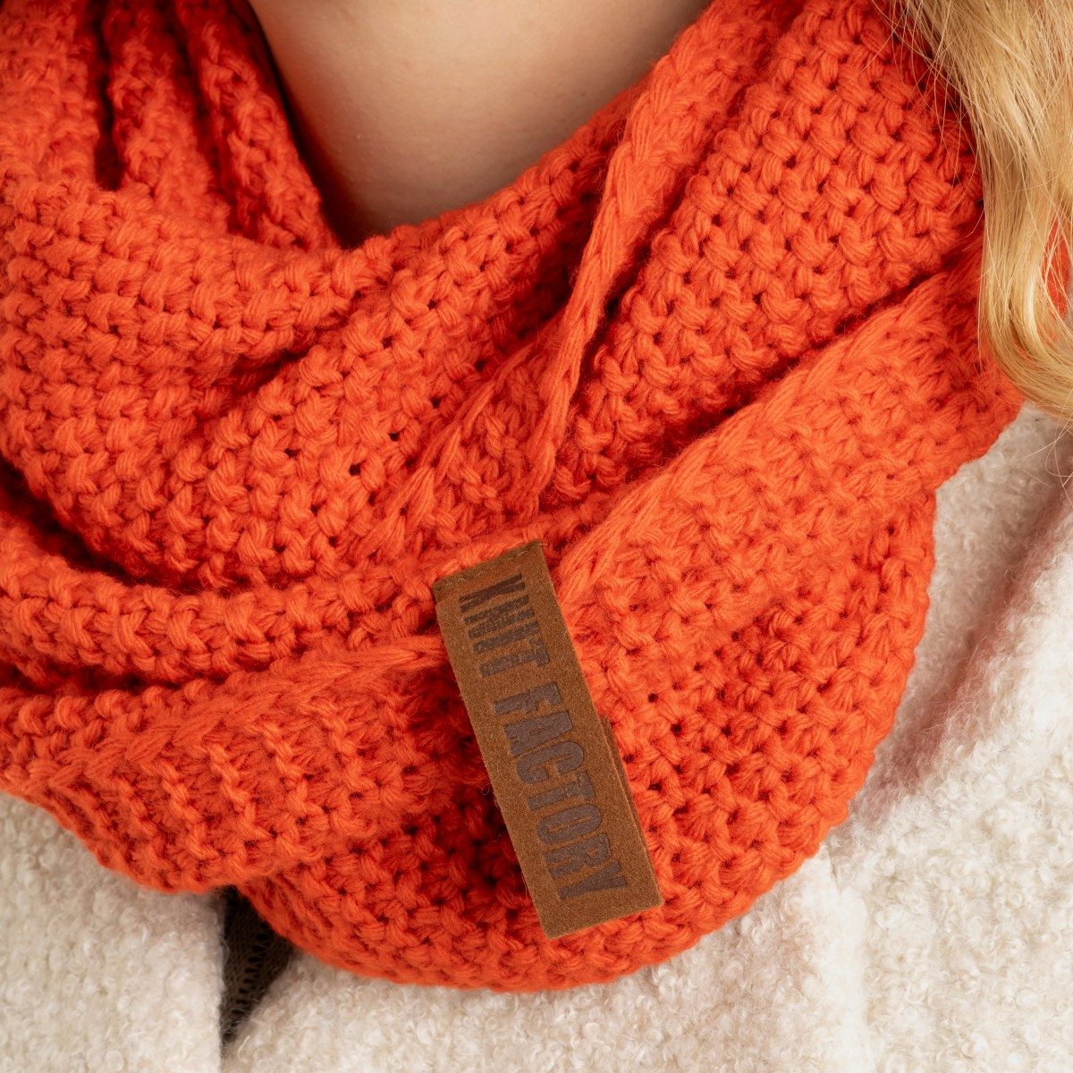 Knit Factory Strickschal Coco Loop Schal Grenadine Red One Size, (Set, 1-St. Spar-Set), Schal Damen Herren set loop tücher schals winter Strick Mode herbst