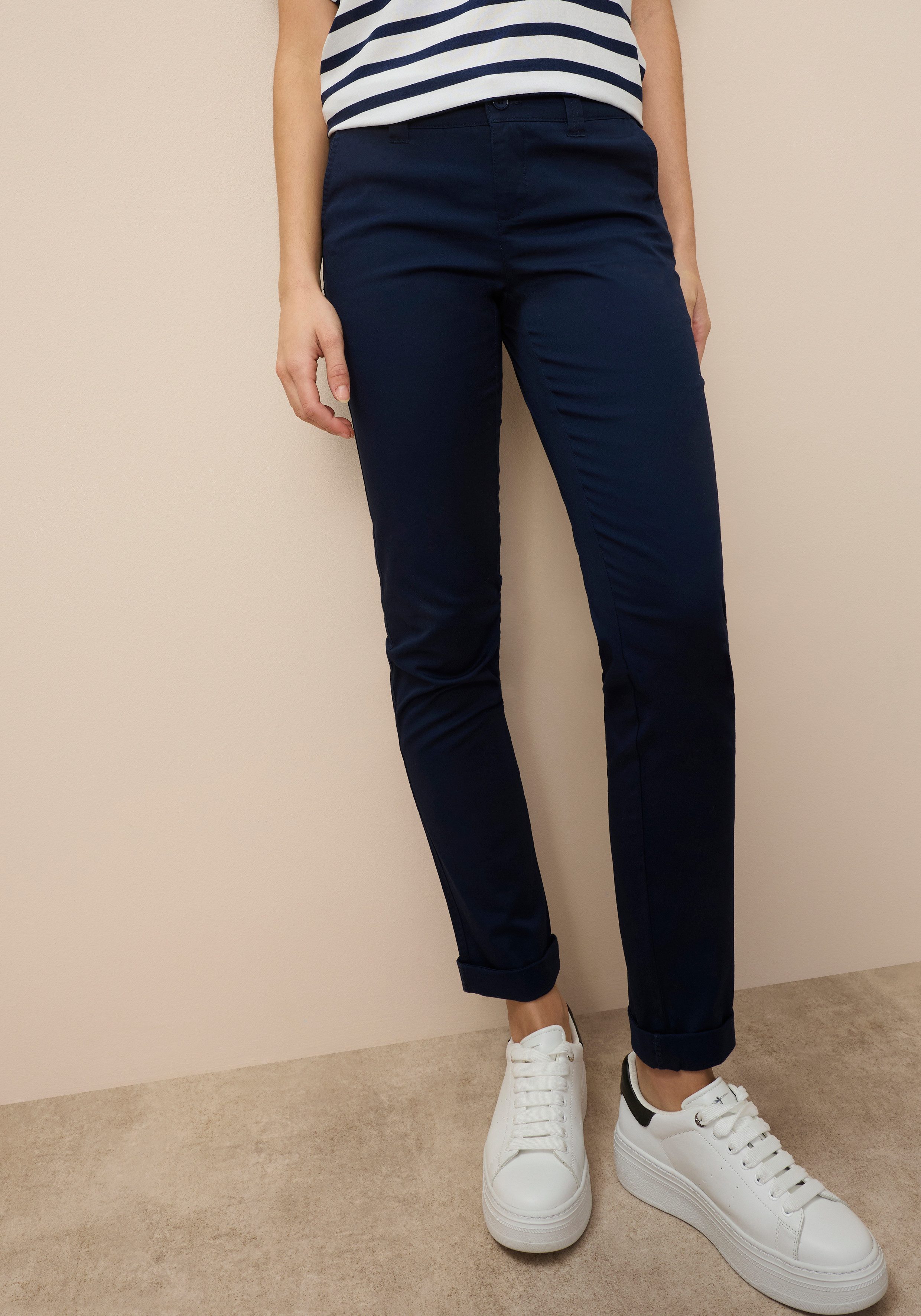 AJC Chinohose in lässiger Form mit Pattentaschen