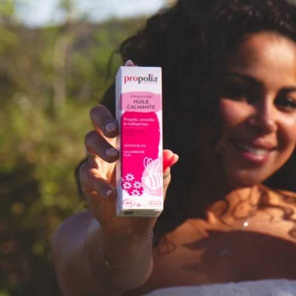 propolia Körperöl Beruhigendes Hautöl mit Propolis & Johanniskraut für empfindliche Haut, 1-tlg., Natürliches Bio Hautpflegeöl gegen Rötungen, Ausschlag & Irritationen