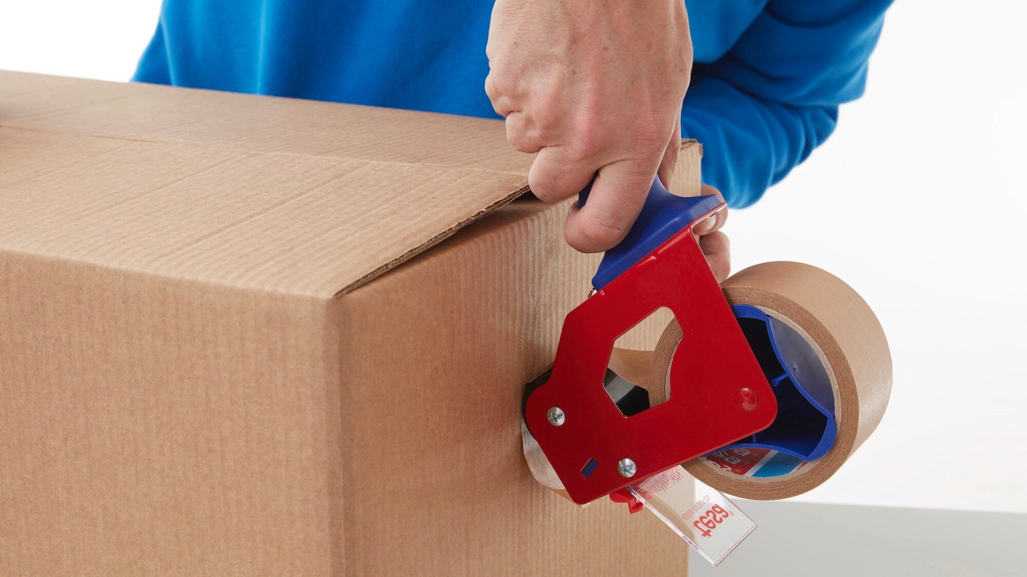 tesa Klebeband tesapack ECONOMY Handabroller (Packung, 1-St) Packbandabroller für leichtes & sicheres Verpacken - blau / rot
