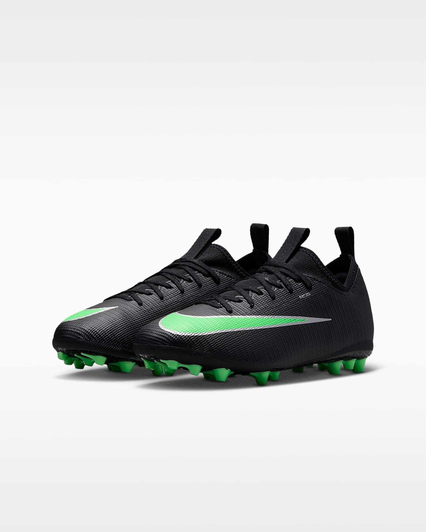 Nike Jr. Mercurial Vapor 17 Academy AG Fußballschuh (für Kinder & Jugendliche) Außensohle für Kunstrasen