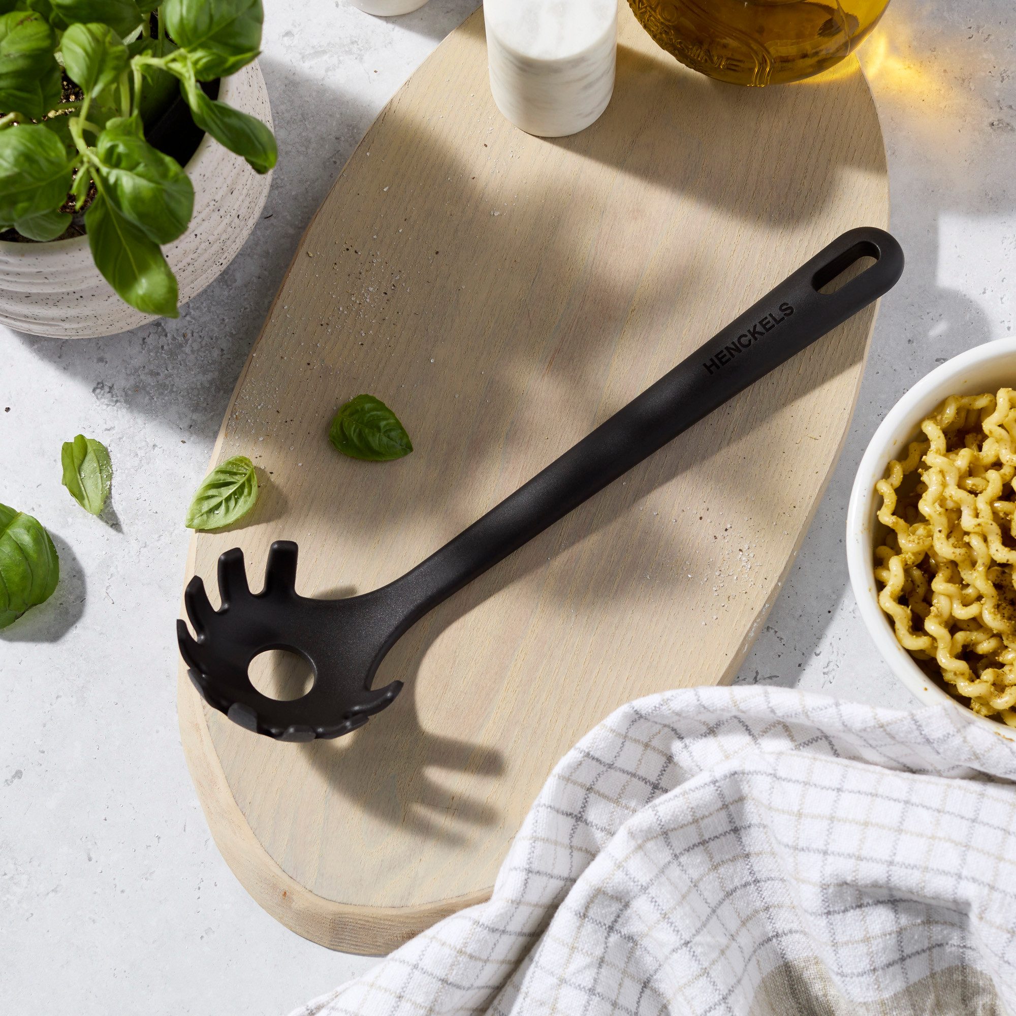 HENCKELS by ZWILLING Spaghettibesteck Silicone Onyx (1-tlg), Silikon, Aufhänge-Öse, Hitzebeständig, Spülmaschinengeeignet