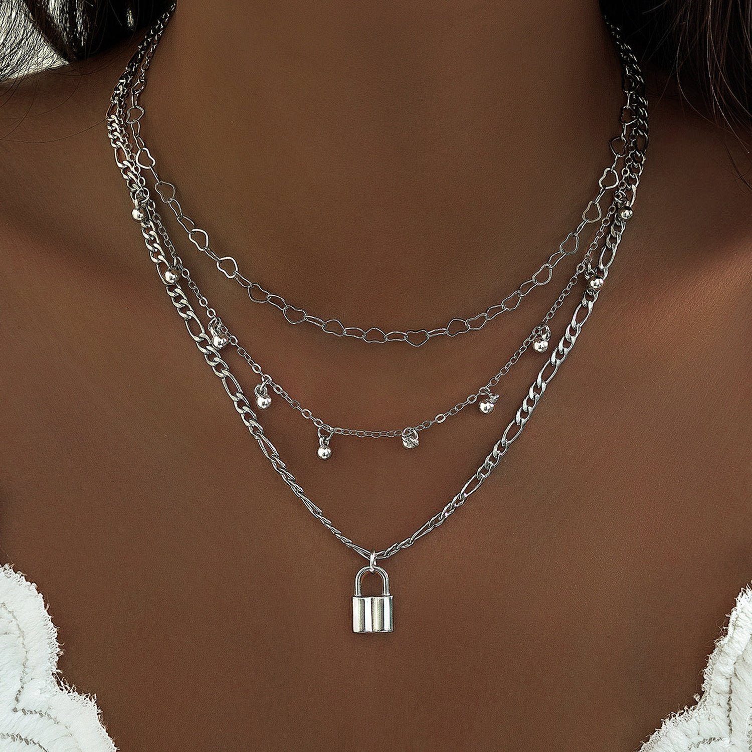 Hot girl best sale necklace