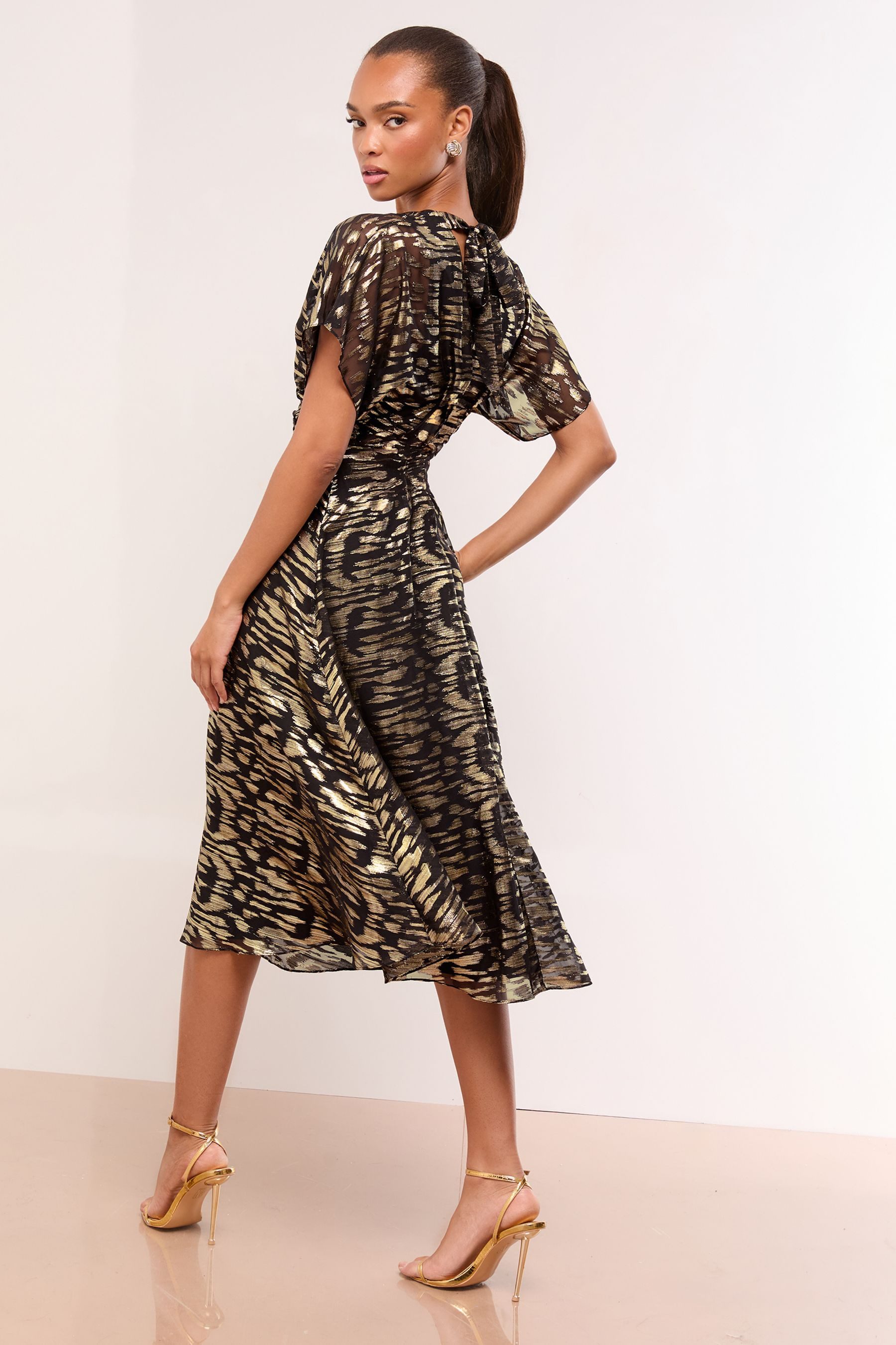LIPSY Midikleid Lipsy ausgestelltes Midikleid, Petite (1-tlg)