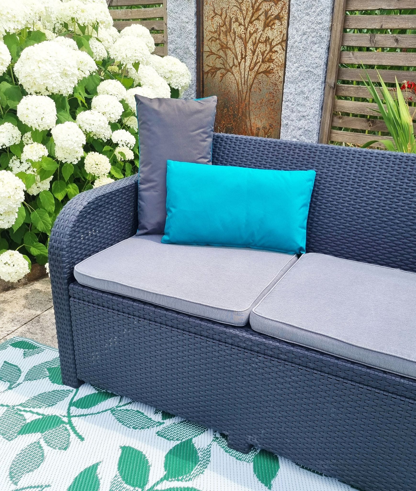 JACK Dekokissen JACK 2-farbiges Wende Outdoor Kissen 30x50cm Dekokissen inkl. Füllung, mit Lotus-Effekt, Robust, Strapazierfähig, für Innen & Außen geeignet
