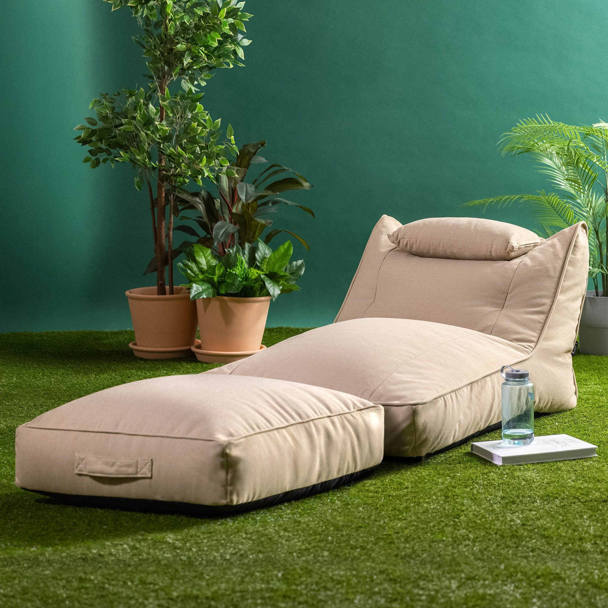 icon Sitzsack Liege aus Olefin „Nova“, mit Bodenkissen (Spar-Set, 1 x Sitzsack, 1 x Hocker), Made in Germany, UV-beständig, wetterfest