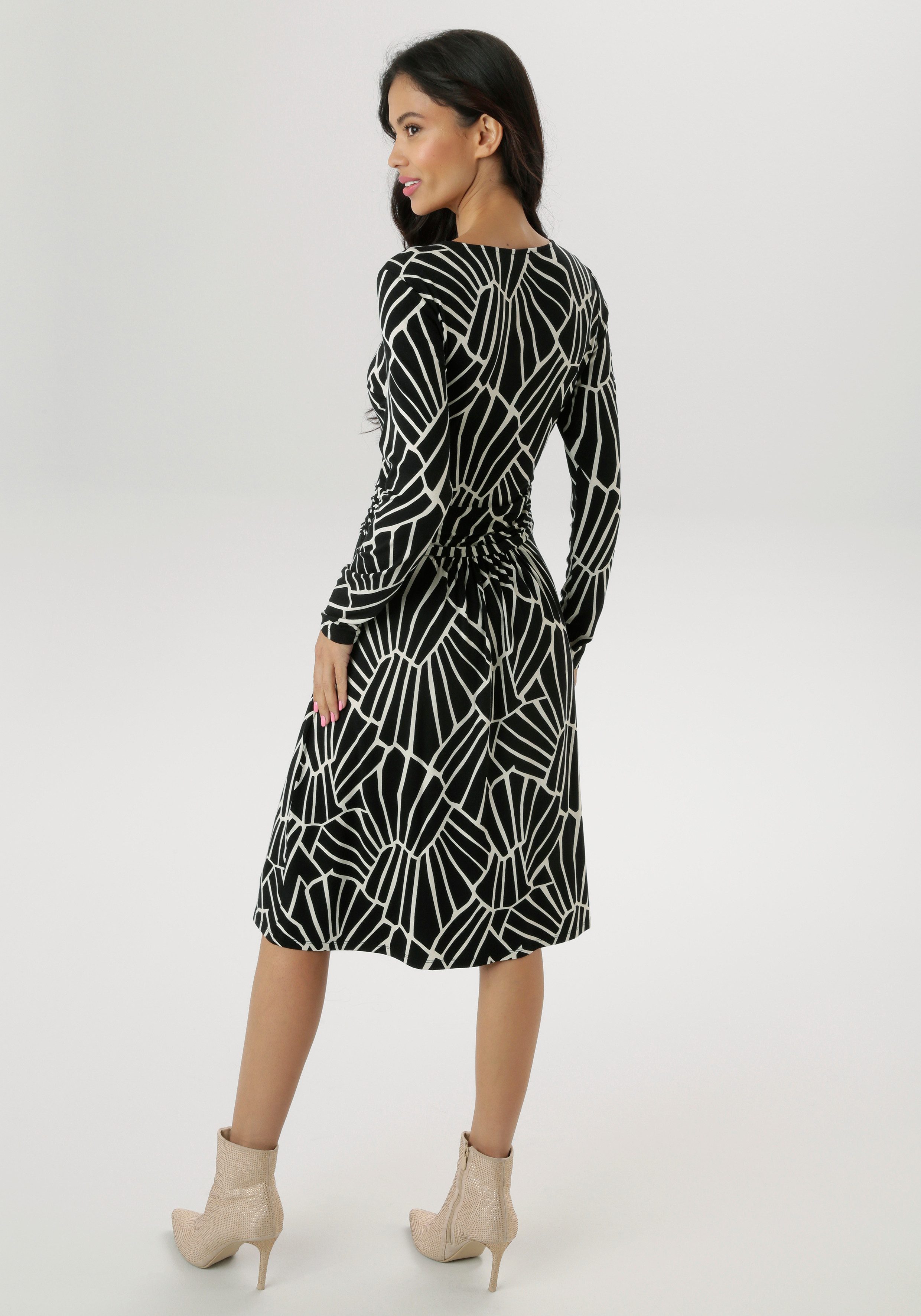 Aniston SELECTED Jerseykleid im grafischen Musterdessin und gerafftem Taillenbund