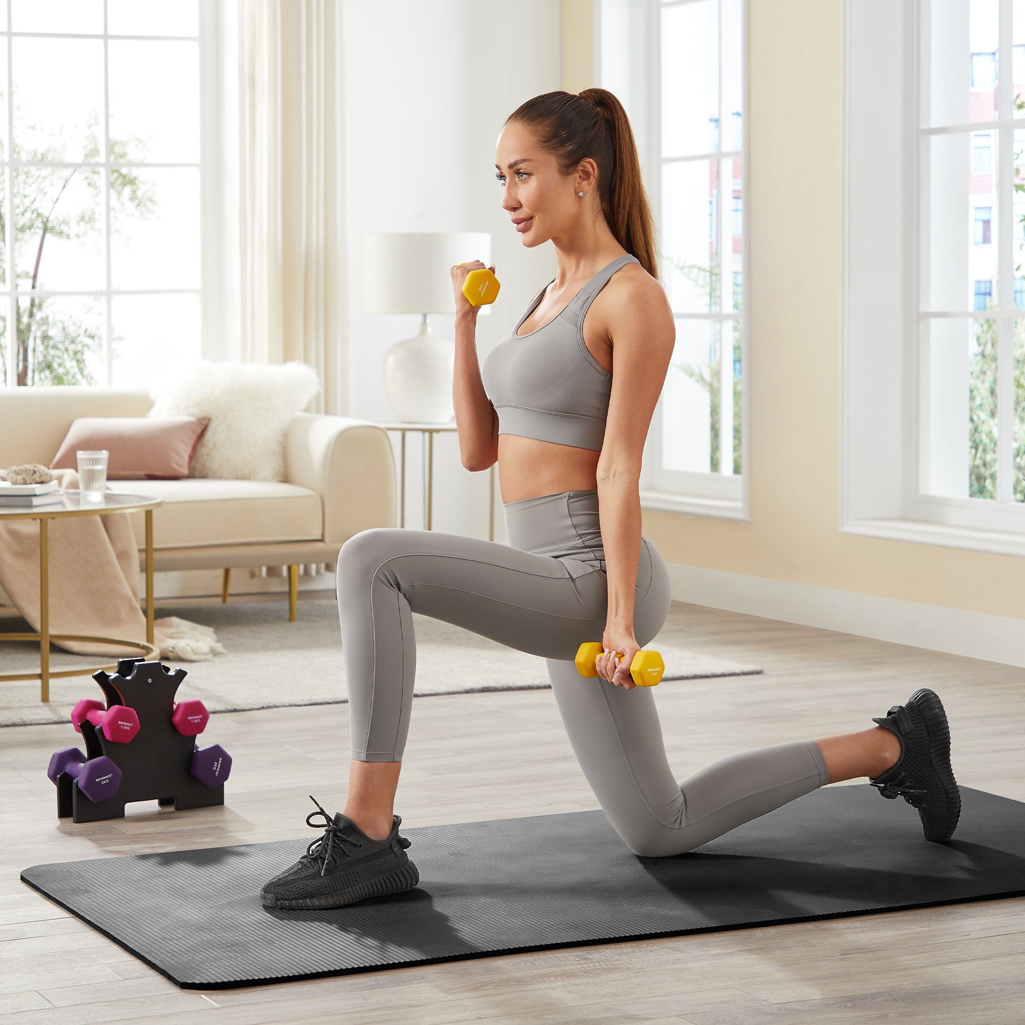 SONGMICS Hantel-Set Kurzhantel Set, 2 x 1 kg, 2 x 1,5 kg, 2 x 2 kg, Krafttraining, Hause, Hexagon, mit Hantelständer, Neopren-Beschichtung, gelb, rosa und lila