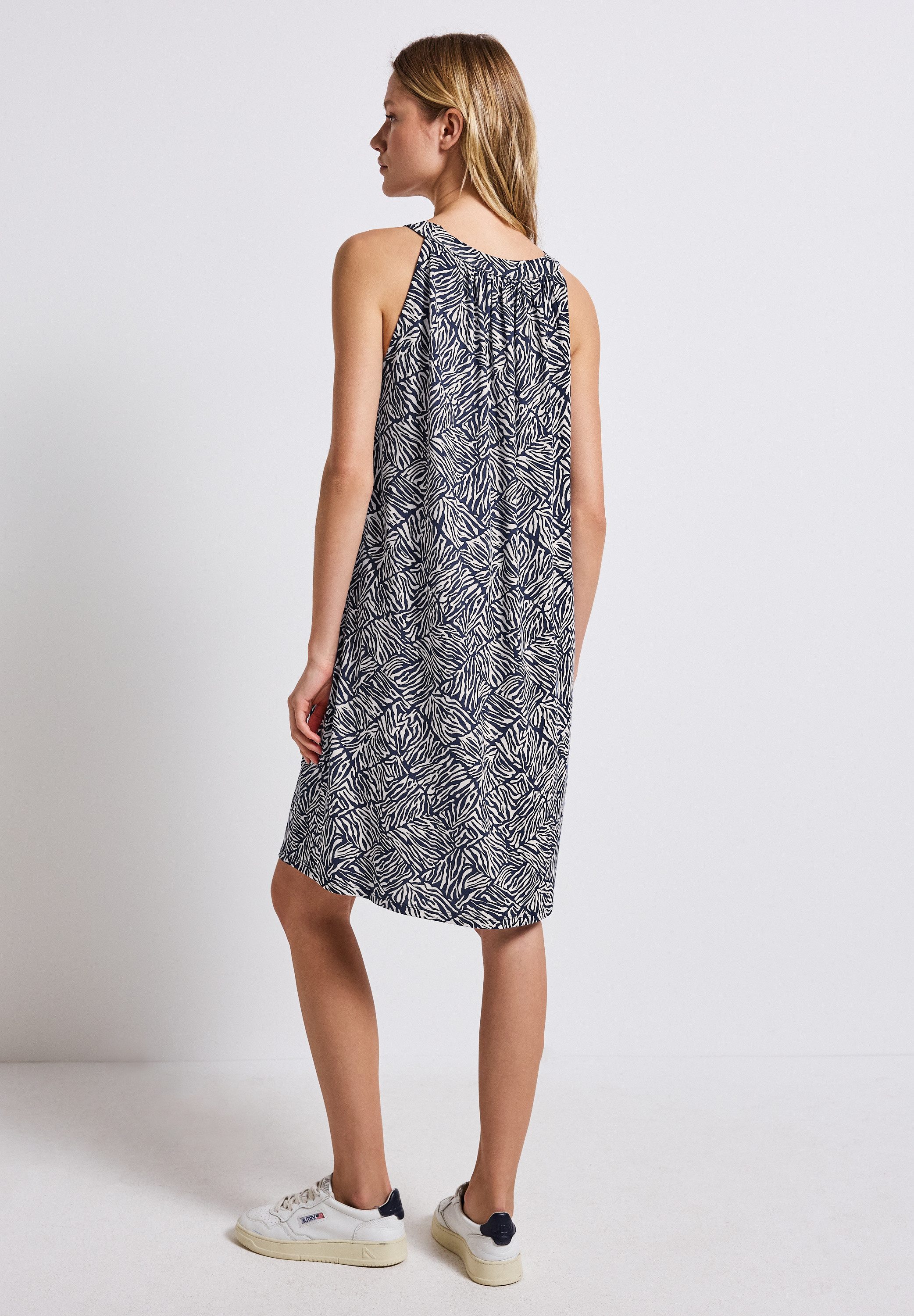 STREET ONE Neckholderkleid mit grafischem Muster günstig online kaufen