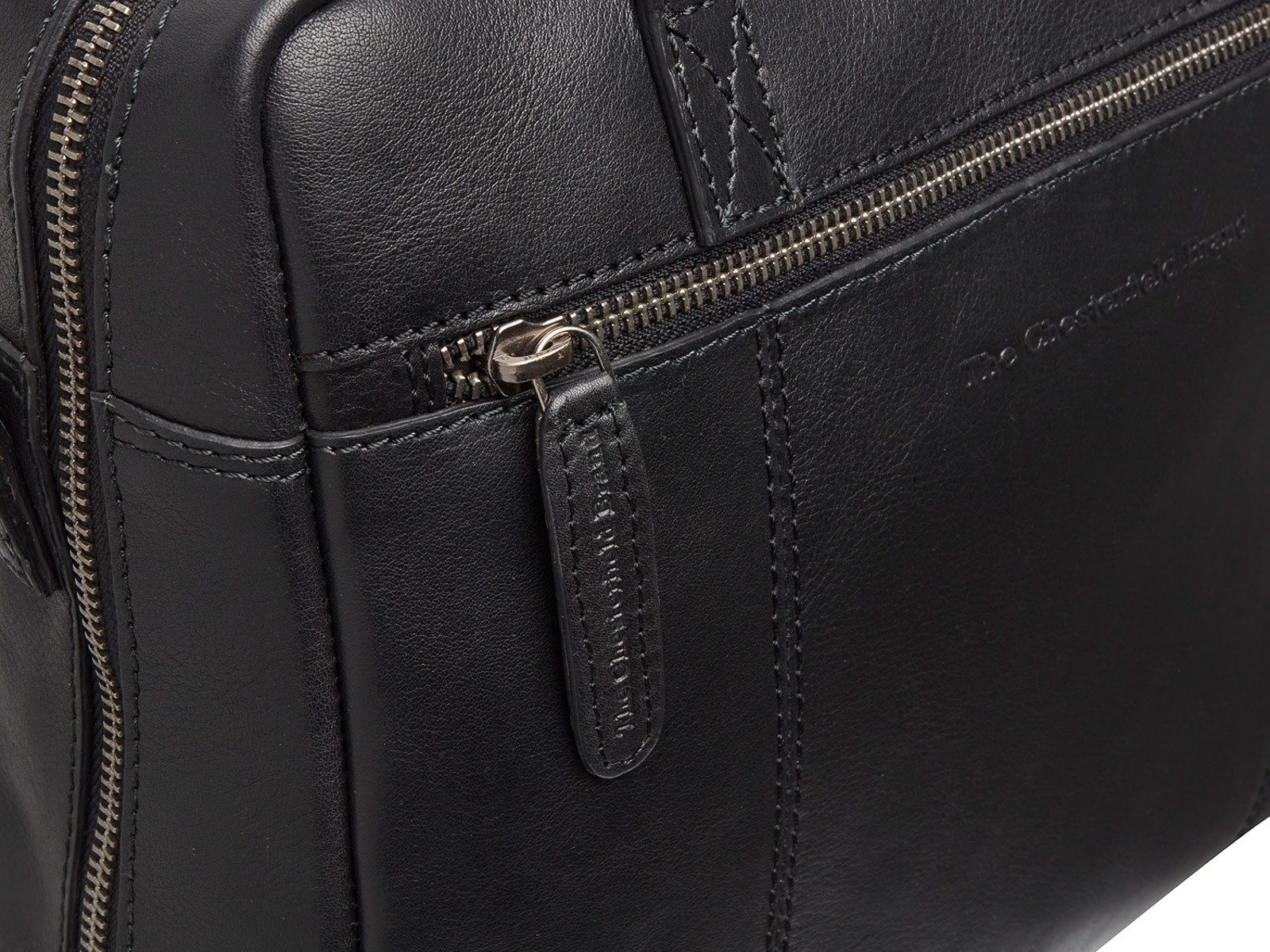 The Chesterfield Brand Umhängetasche C48.1244 Puglia Schultertasche Laptoptasche Soft Glass Leder (Stück, 1-tlg., 1), Leder