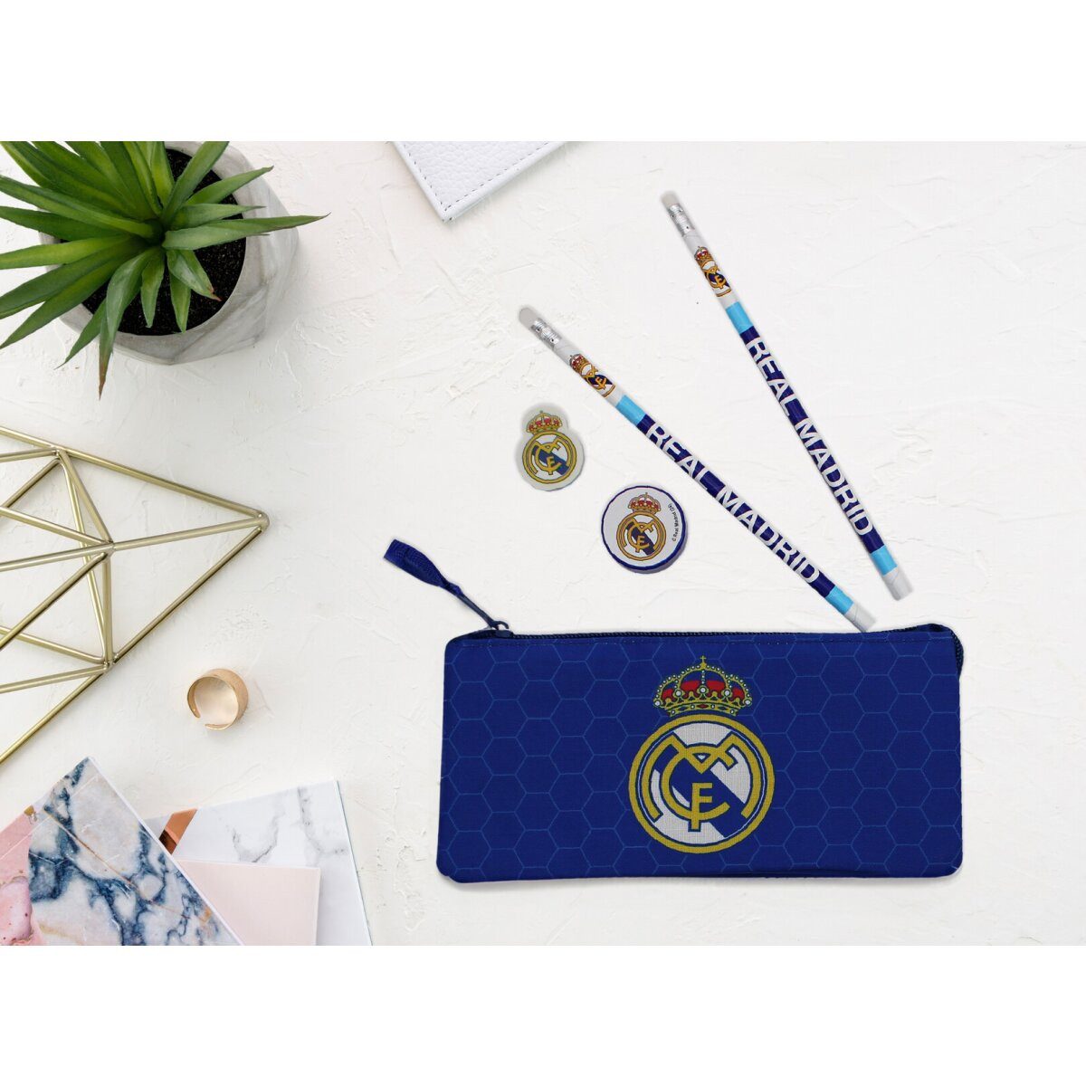 Real Madrid Kreativset Real Madrid Schreibset mit Etui, 2 Bleistiften, Radiergummi