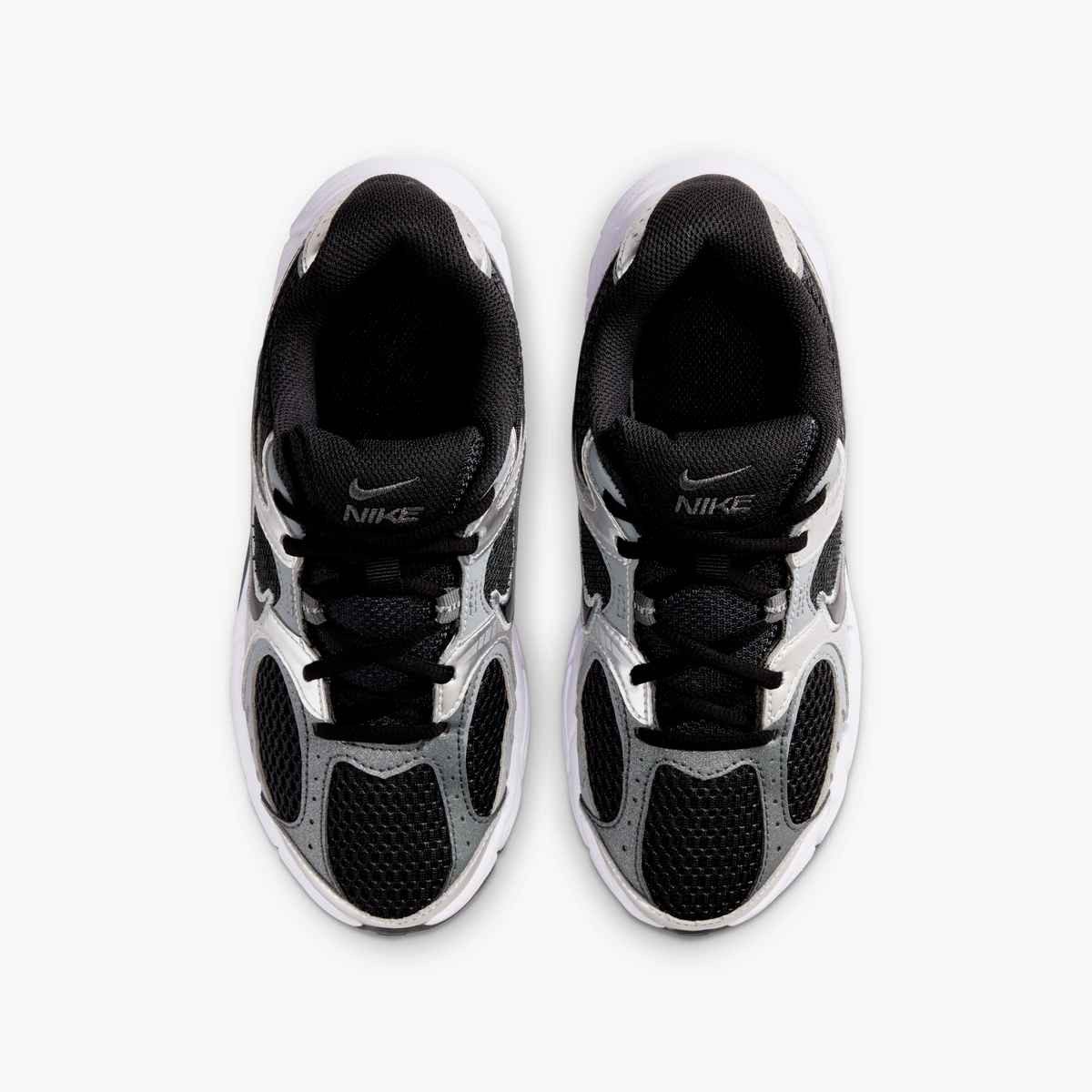 Nike Sportswear V5 RNR (GS) Sneaker inspiriert vom Design des Y2K Nike Vomero 5 für Jugendliche