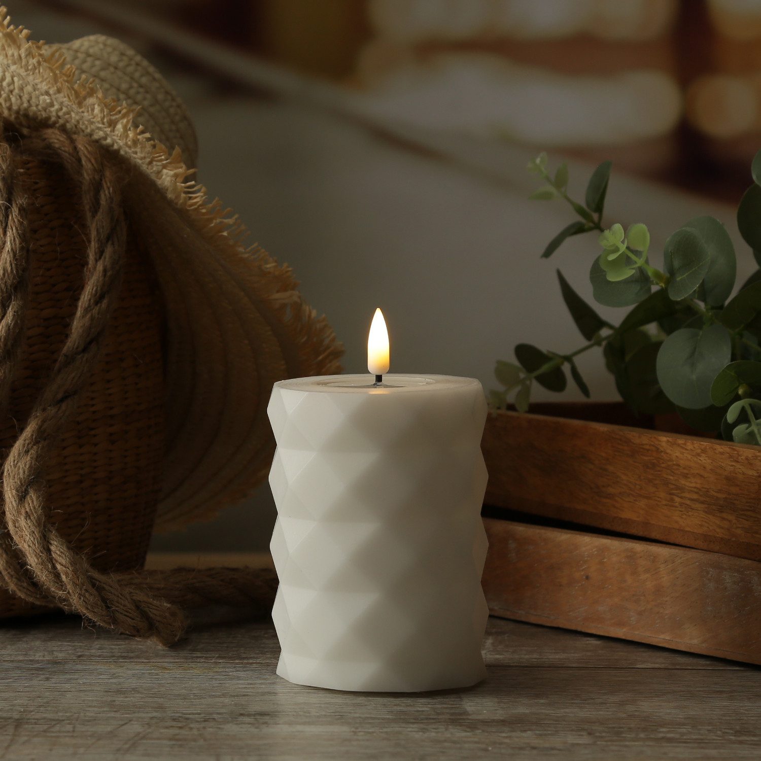 Deluxe Homeart LED-Kerze Mia mit Rautenmuster Echtwachs flackernd H: 10cm D günstig online kaufen