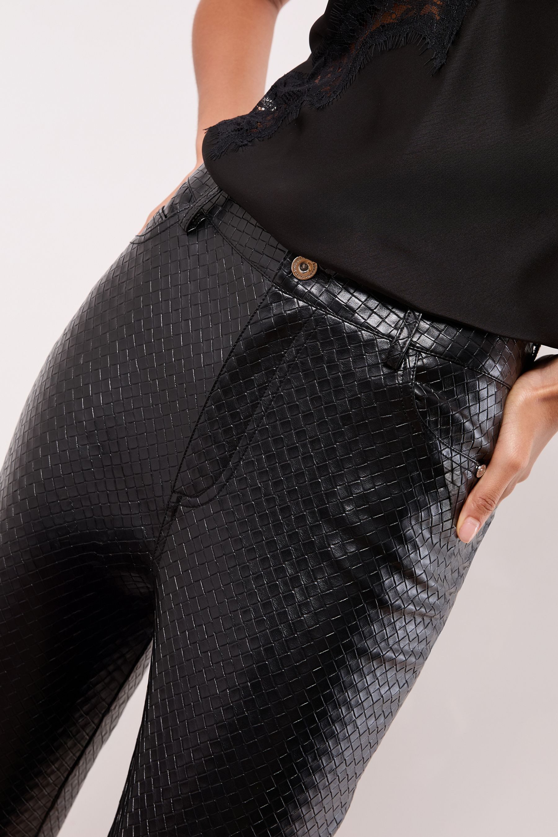 LIPSY Lederimitathose Lipsy Hose mit geradem Bein, Regular (1-tlg)