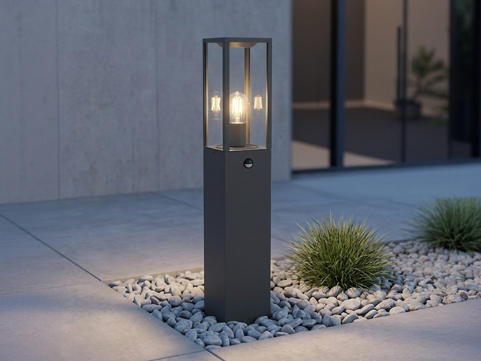 TRIO Leuchten LED Pollerleuchte mit Bewegungsmelder, Anthrazit Höhe 80cm, Bewegungssensor, LED wechselbar, Warmweiß, Garten-Laterne zur Wegbeleuchtung, Außen Gartenlampe inkl. E27 LED