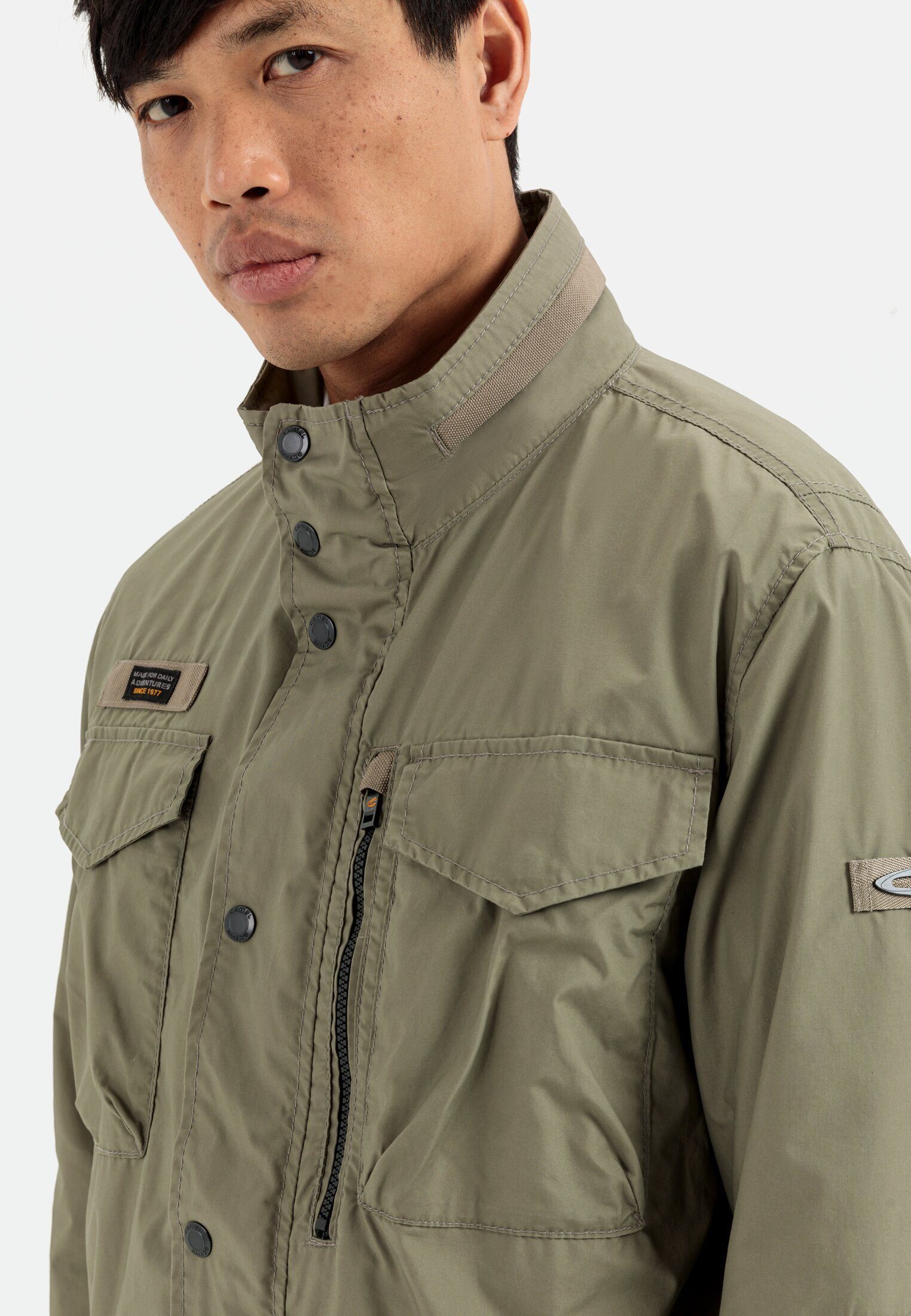 Stehkragen Khaki Outdoorjacke mit camel active