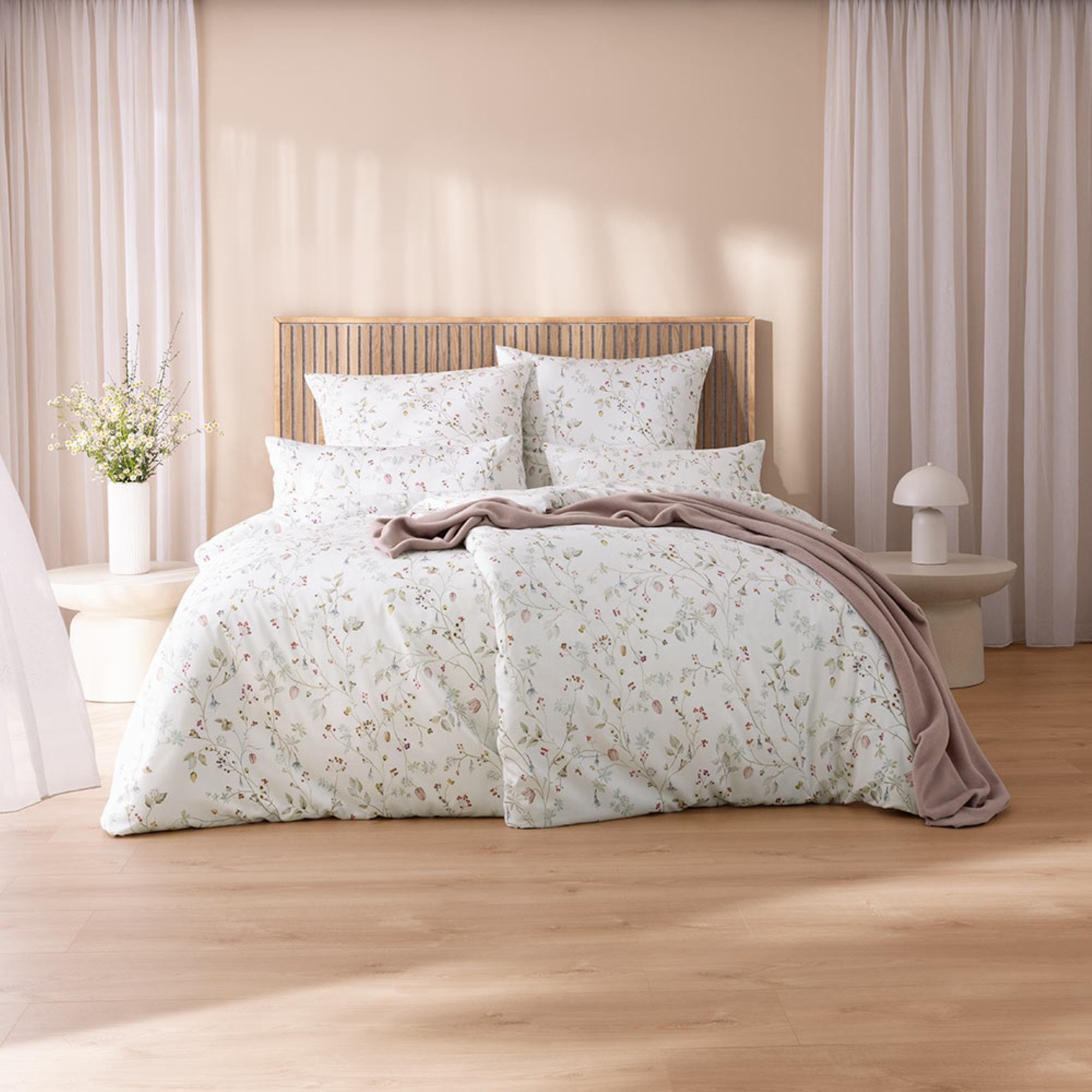 Estella Bettwäsche Estella Schweizer Premium Satin Bettwäsche 135x200 Christa weiss Zweig, Schweizer Premium Satin, 2 teilig, für Sommer und Winter