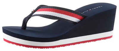 Tommy Hilfiger CORPORATE WEDGE BEACH SANDAL Dianette, Keilabsatz, Sommerschuh, Zehentrenner mit gestreifter Bandage