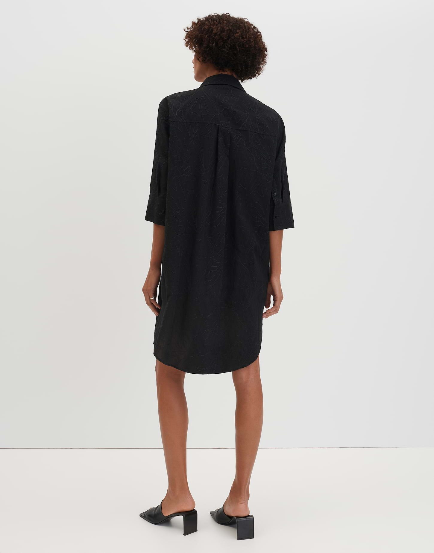 someday Hemdblusenkleid Hemdblusenkleid mit floraler Stickerei Knopfleiste und Nahttaschen ergänzen den Look