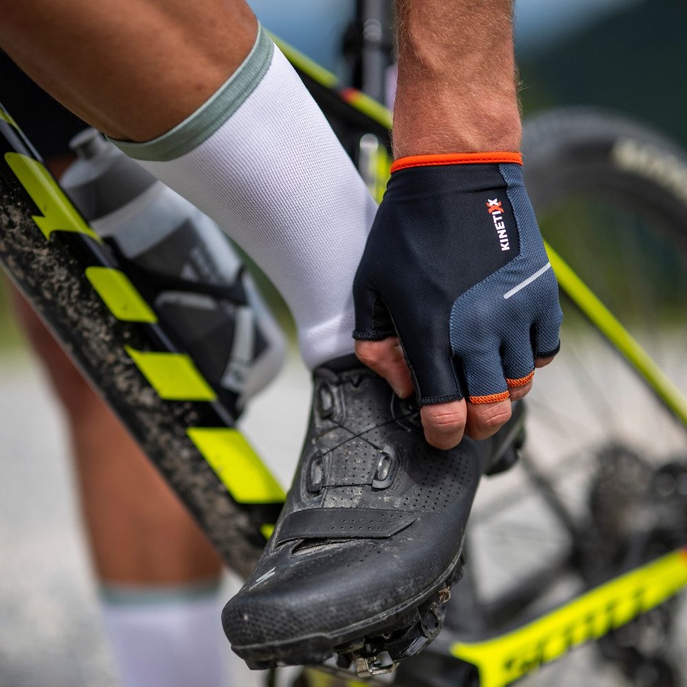 Kinetixx Fahrradhandschuhe Leichter Kurzfinger-Radhandschuh Laron C2G, KinetiXx (in schwarz / anthrazit, olive / weiß, türkis / weiß) Anatomische Passform, Grip, Hoher Tragekomfort