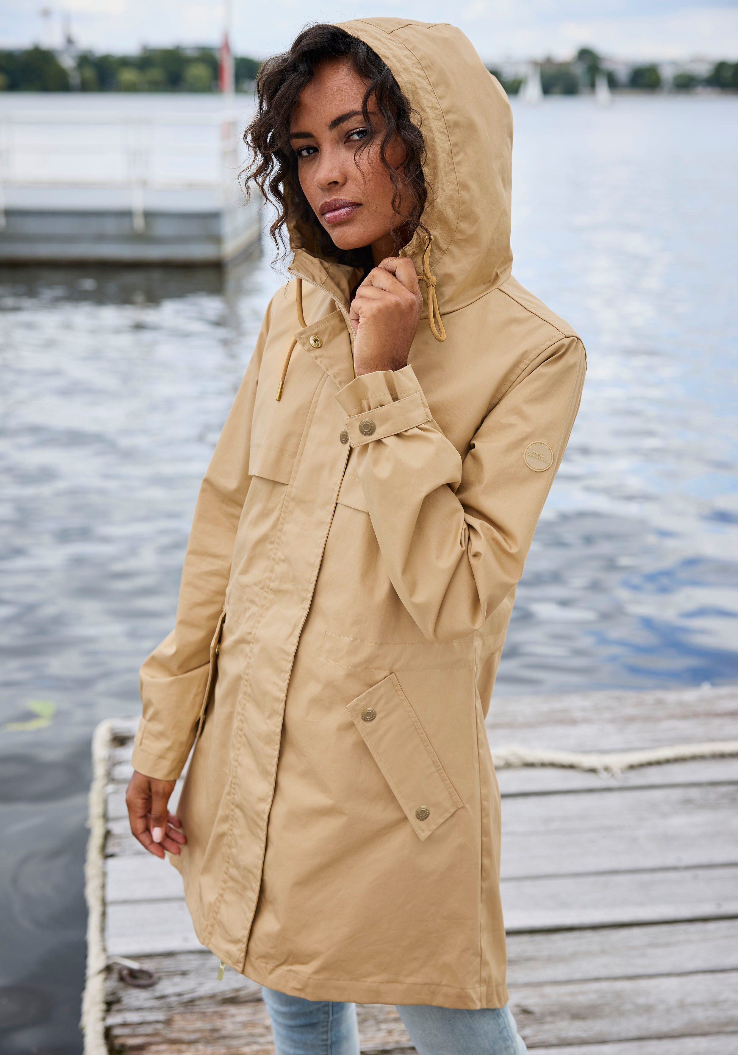 French Connection Outdoorjacke Saumschlitz mit Druckknöpfen auf der Rückseite