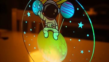 Geschenkelampe LED Nachttischlampe Astronaut 3D Kinderzimmer Nactlicht mit UV Druck Geschenk für Baby, Leuchte 7 Farben fest integriert, Geburtstagsgeschenk für Jungen, Kinder