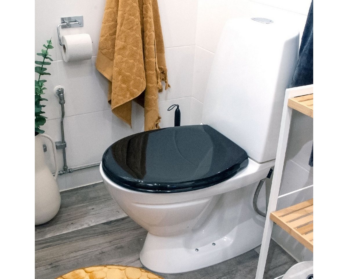 Euroshowers GmbH WC-Sitz Soft Touch Schwarz mit Absenkautomatik und abnehmbar, Soft-Close, abnehmbar, Thermoplast, pflegeleicht, schnelle Montage