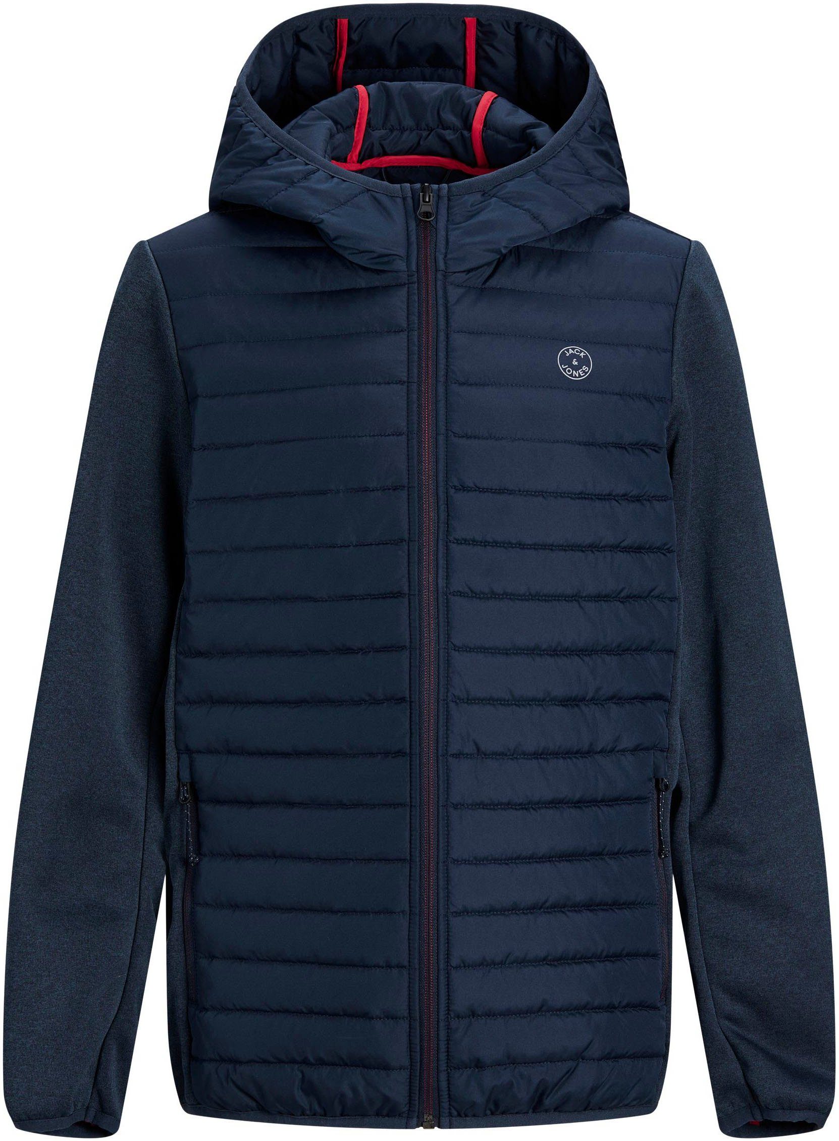 Jack & Jones Junior Steppjacke JJEMULTI wärmt, winddicht, wasserdicht, gesteppt Farbeinsatz, modisch, regular fit, Kapuze. Reduzierter Preis € 34,99. Unverbindliche Preisempfehlung € 49,99