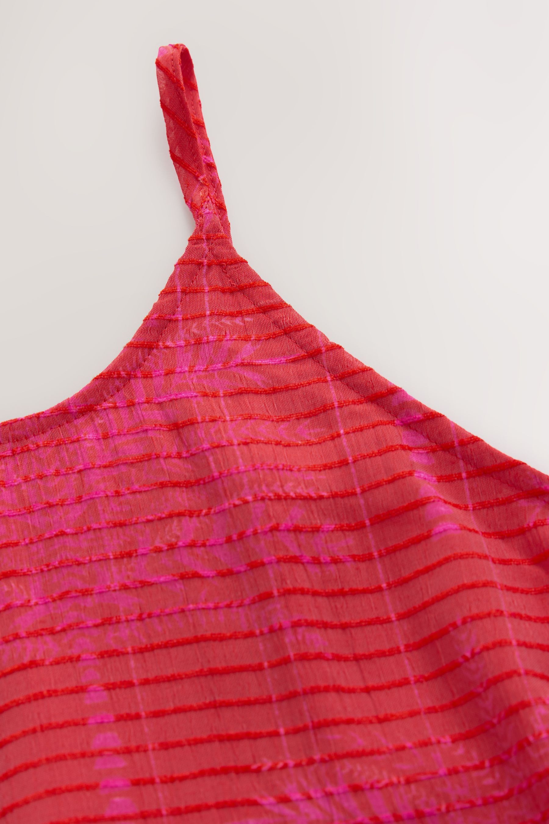 Next Trägerkleid Strukturiertes, gestuftes Trägerkleid (1-tlg) günstig online kaufen