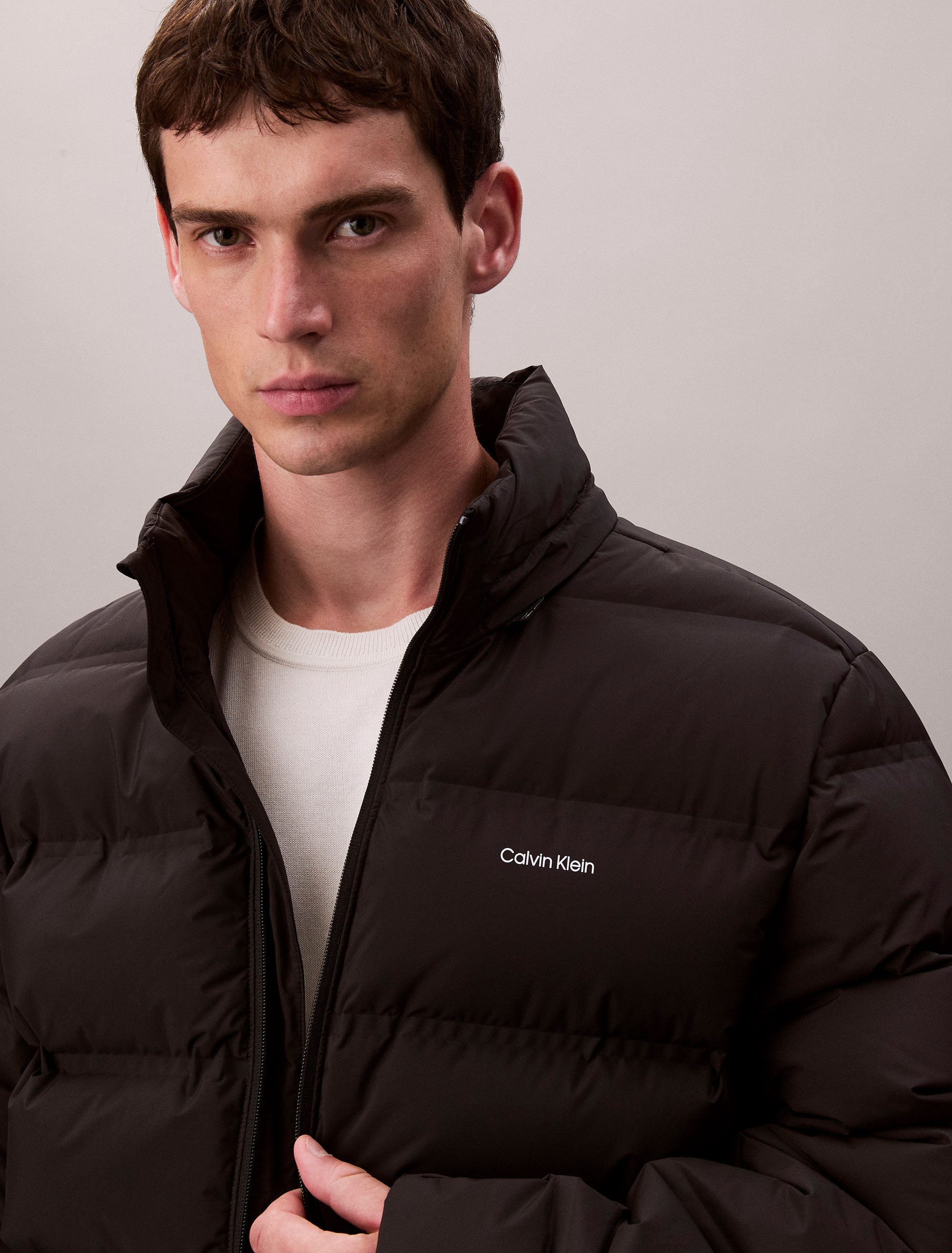 Calvin Klein Jeans Steppjacke LS QUILTED BONDED CHANNEL HD PUF Mit Rundhalsausschnitt, regular fit – Bild 4 von 5